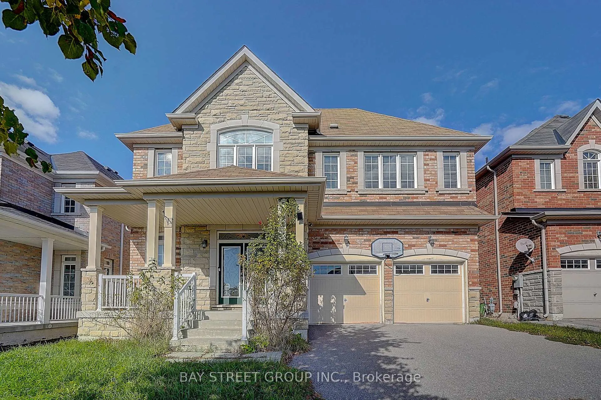 Photo 2 of 90 Gable Avenue, Markham, Berczy — HOMEH