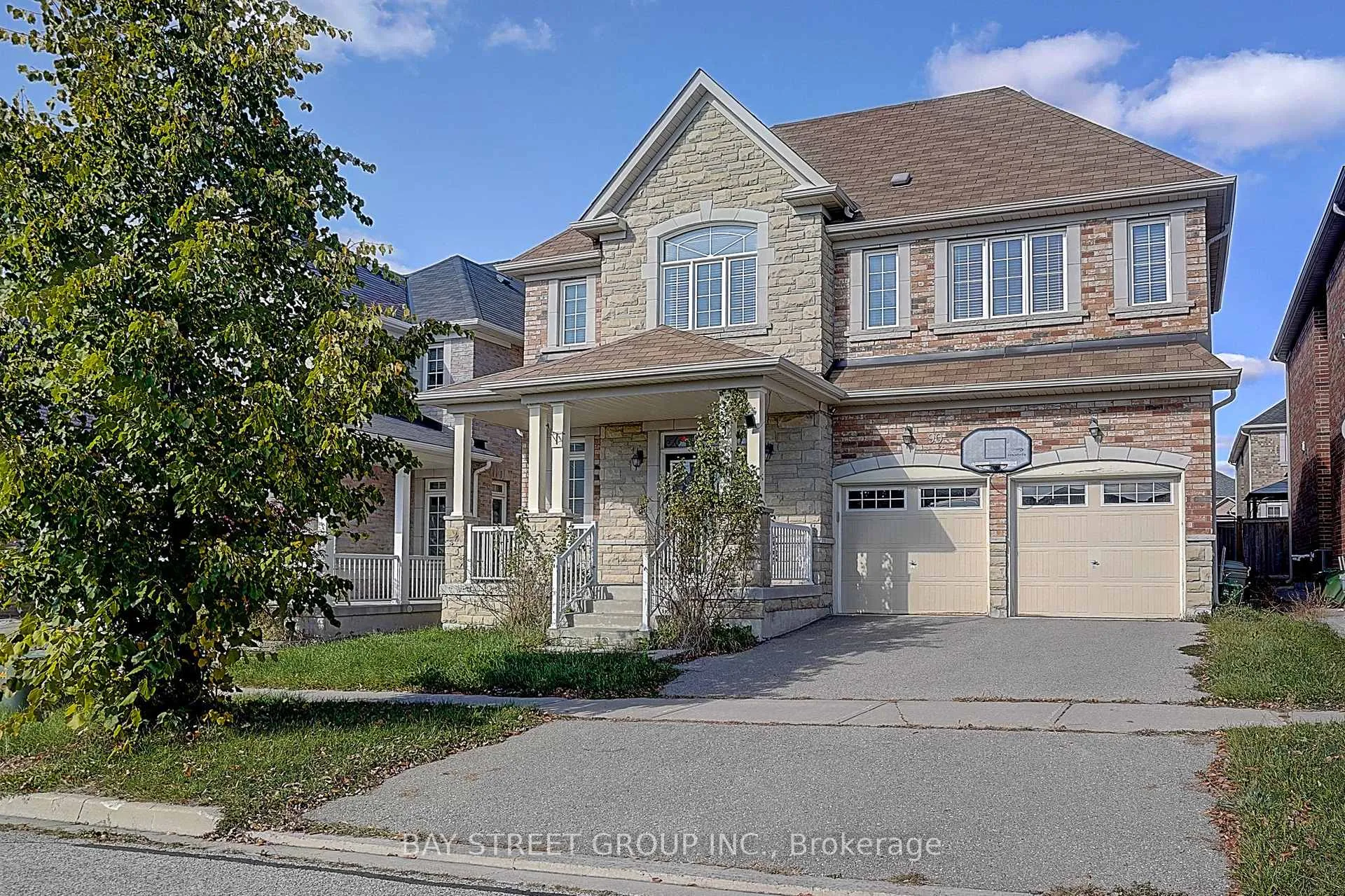 Photo 3 of 90 Gable Avenue, Markham, Berczy — HOMEH