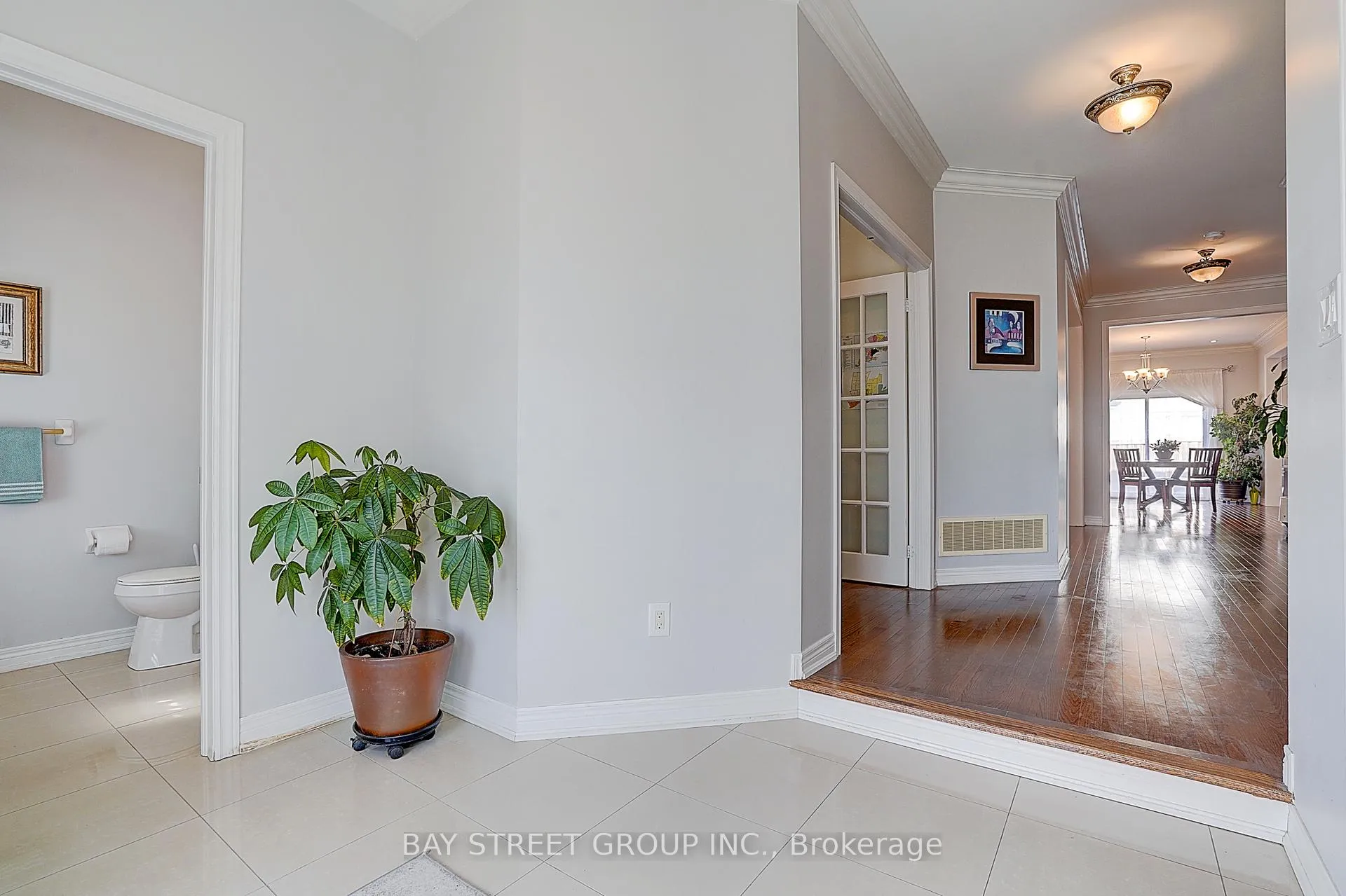 Photo 5 of 90 Gable Avenue, Markham, Berczy — HOMEH