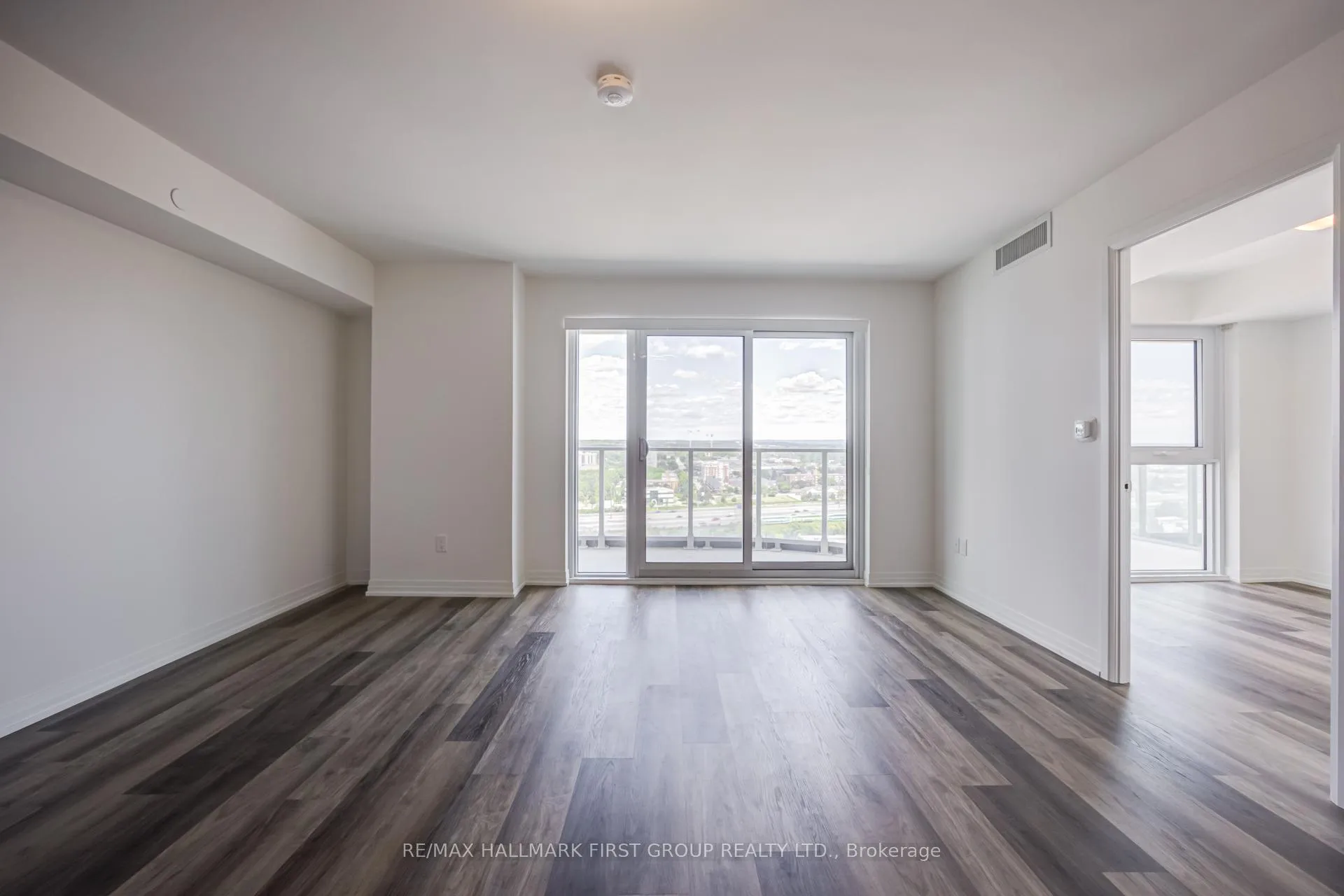 Photo 11 of Unit 1911, 1010 Sandy Beach Road, Pickering, Bay Ridges — HOMEH