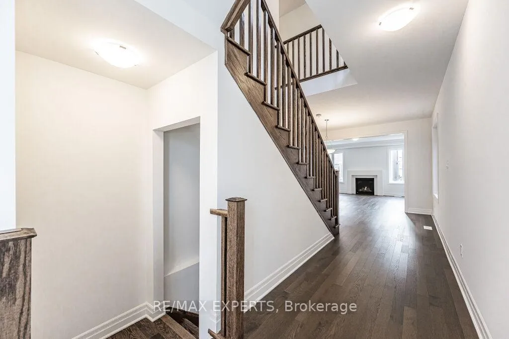 Photo 5 of 177 Rosenberg Way, Kitchener, Rosenburg — HOMEH