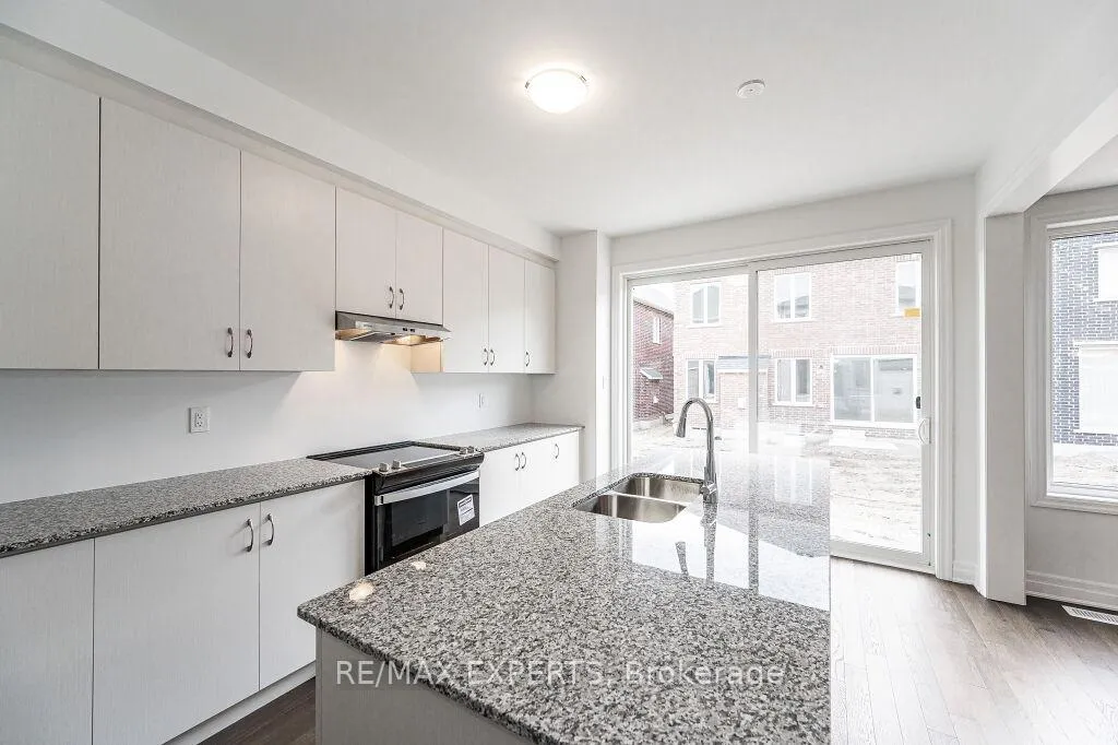 Photo 13 of 177 Rosenberg Way, Kitchener, Rosenburg — HOMEH