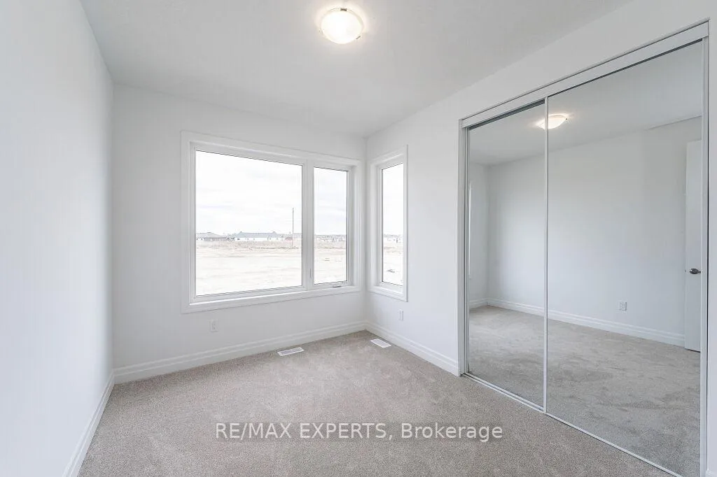 Photo 23 of 177 Rosenberg Way, Kitchener, Rosenburg — HOMEH