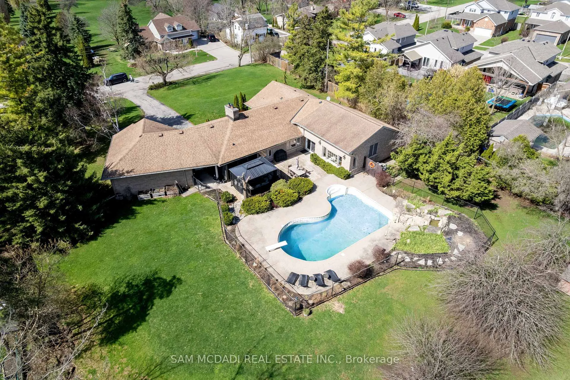 Photo 1 of 477 Fairview Street, Wilmot, New Hamburg — HOMEH