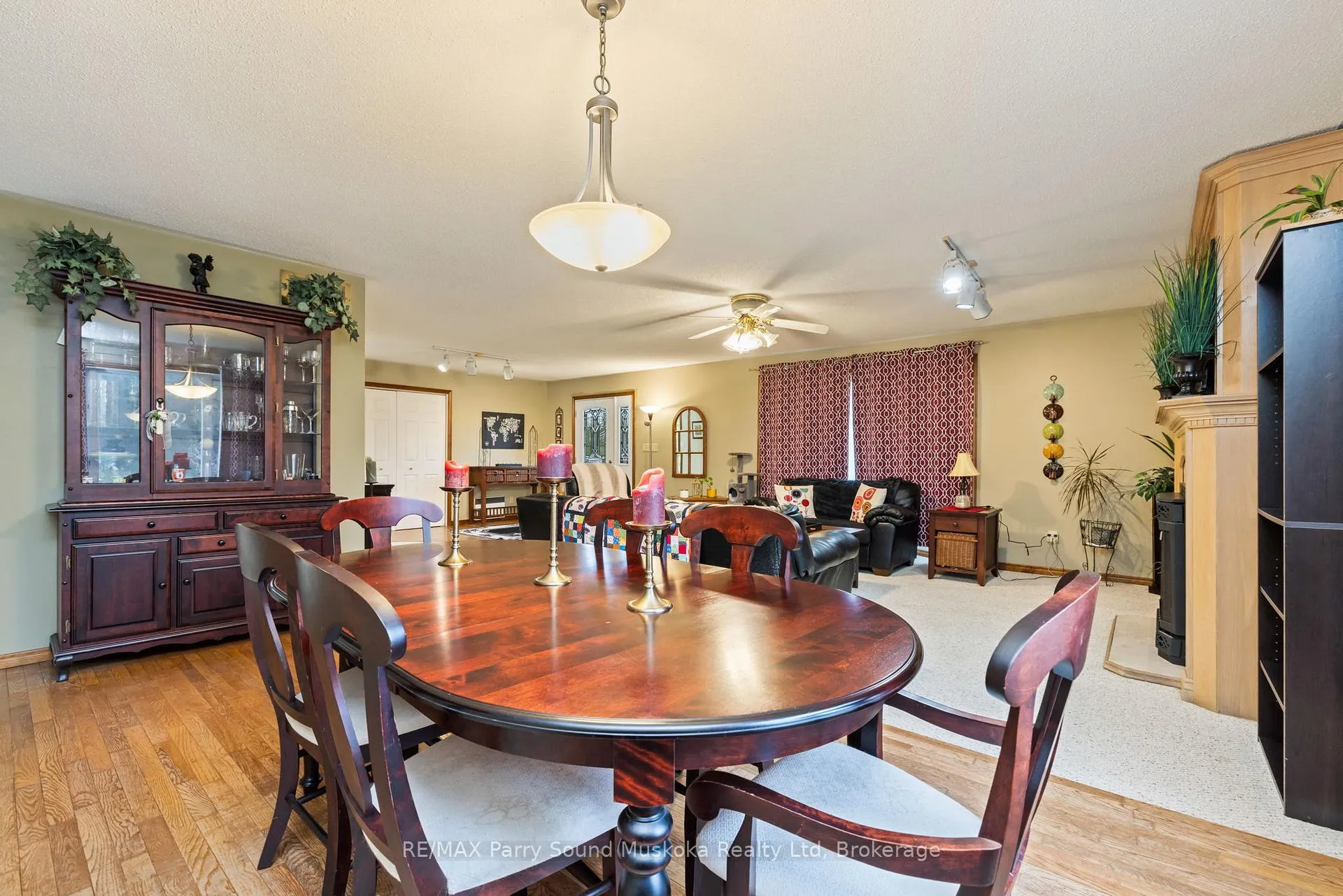 Photo 9 of 54 Pineridge Drive, McDougall — HOMEH