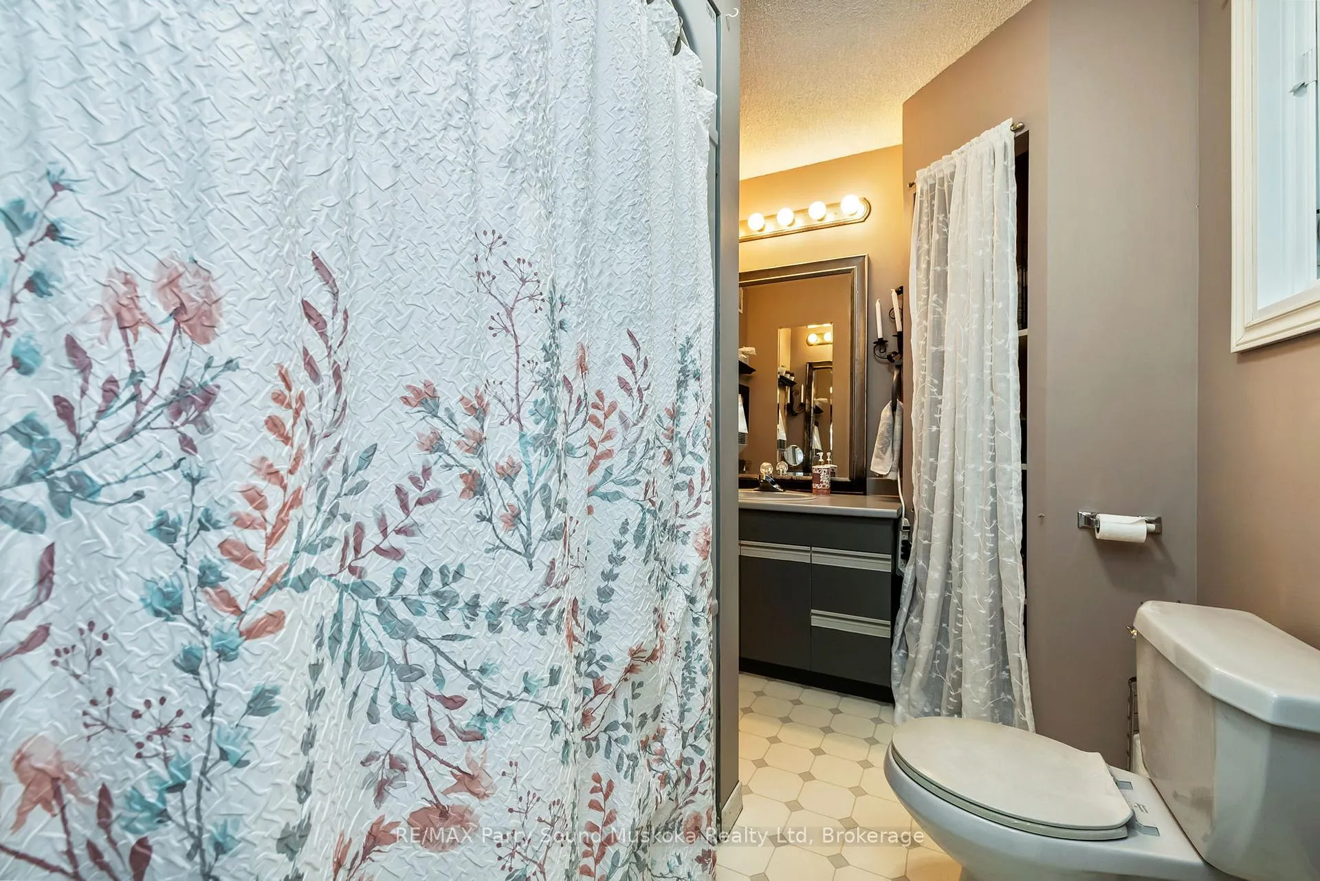 Photo 21 of 54 Pineridge Drive, McDougall — HOMEH