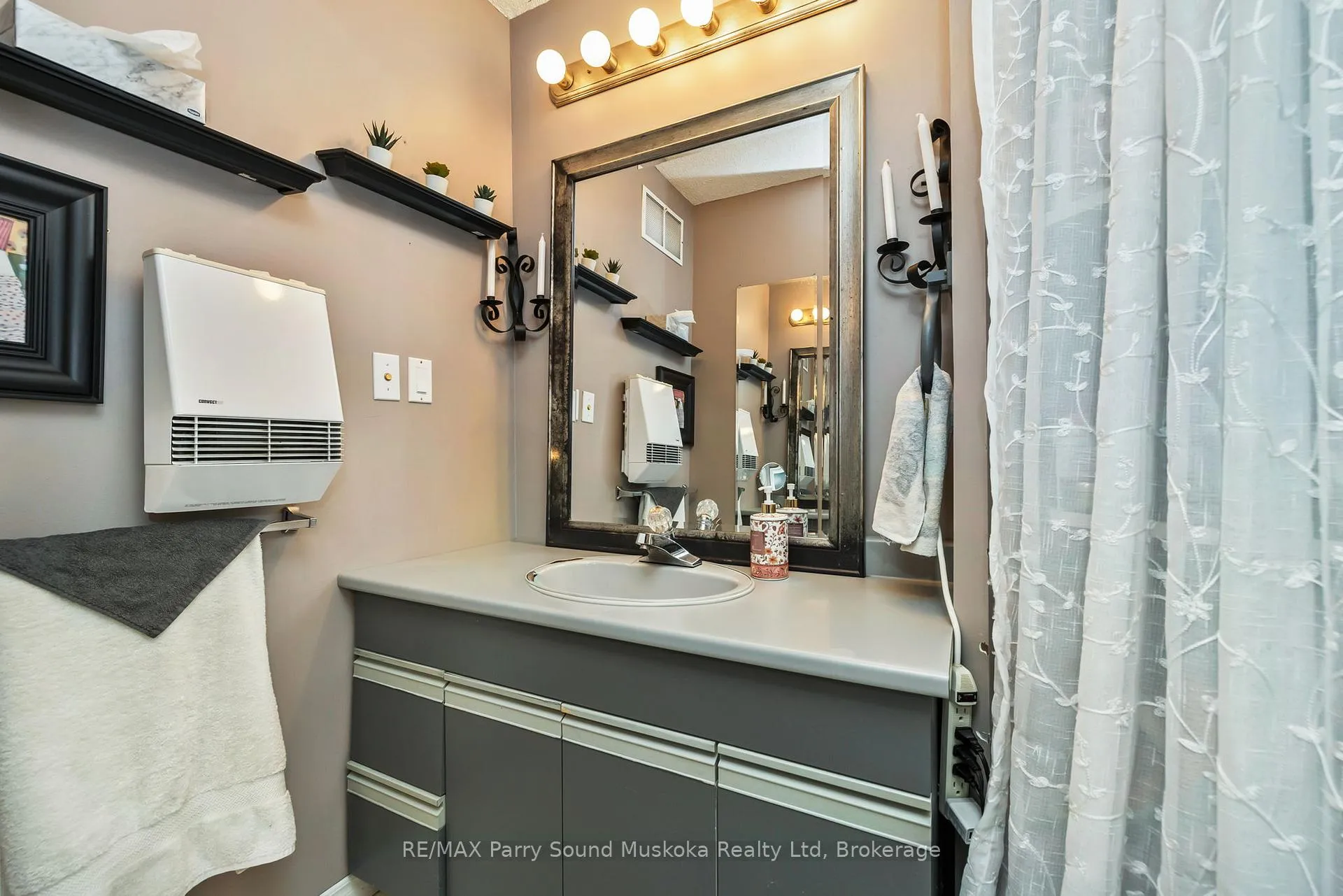 Photo 22 of 54 Pineridge Drive, McDougall — HOMEH