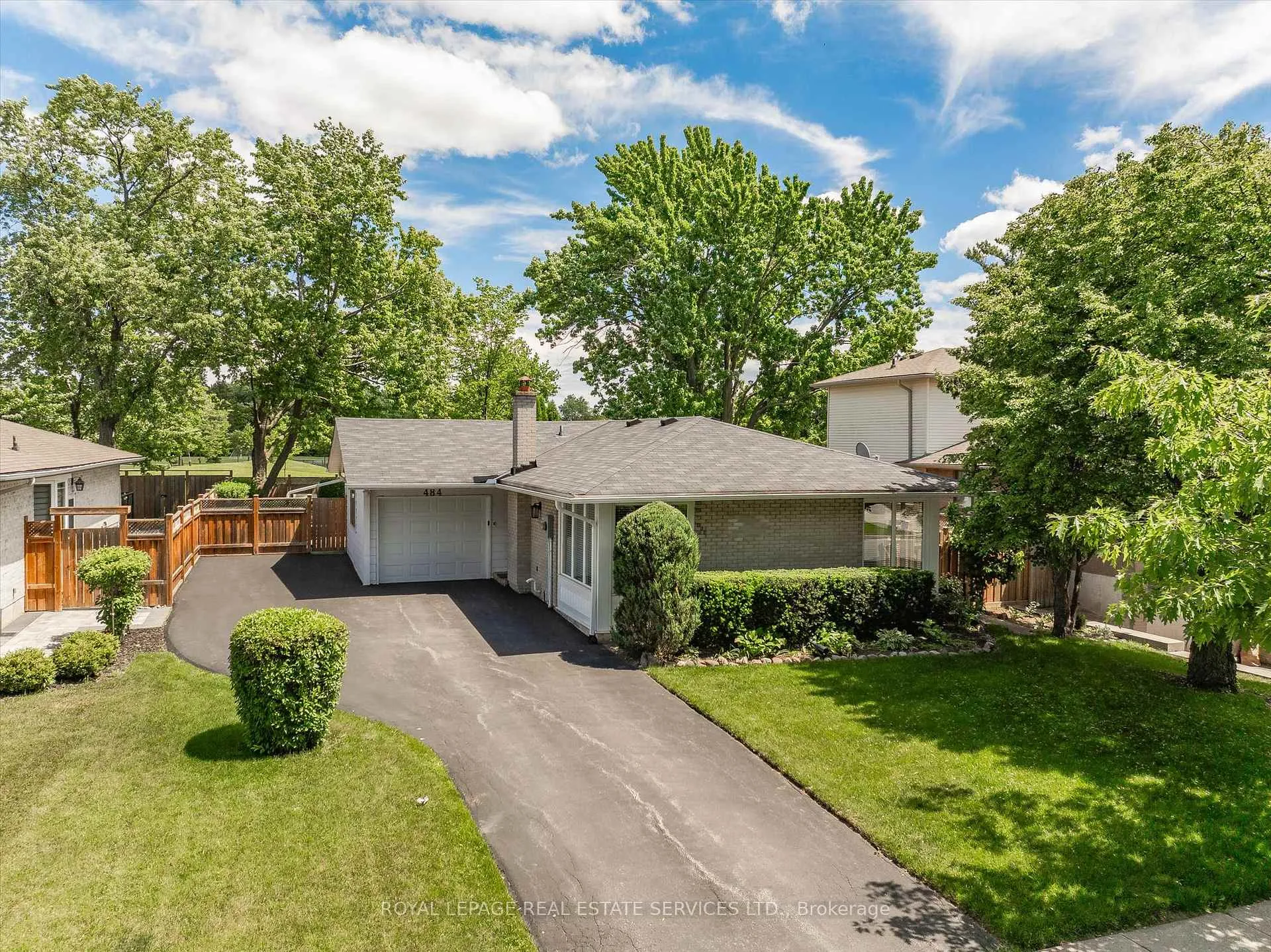Photo 1 of 484 Grand Boulevard, Oakville, Falgarwood — HOMEH