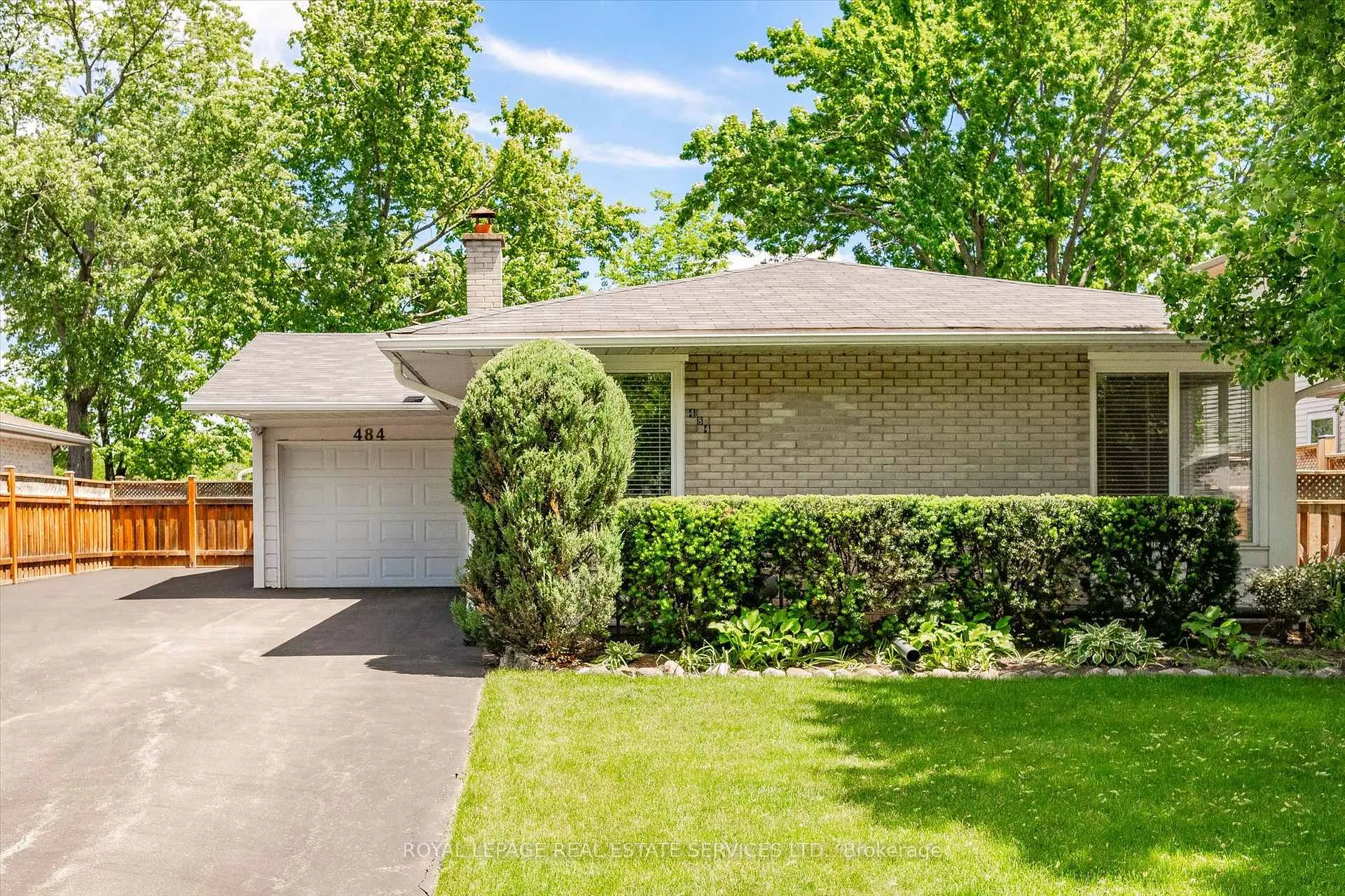 Photo 4 of 484 Grand Boulevard, Oakville, Falgarwood — HOMEH