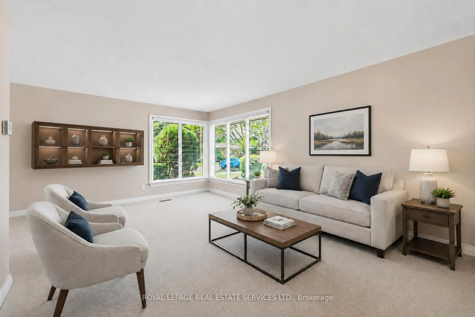 Photo 8 of 484 Grand Boulevard, Oakville, Falgarwood — HOMEH