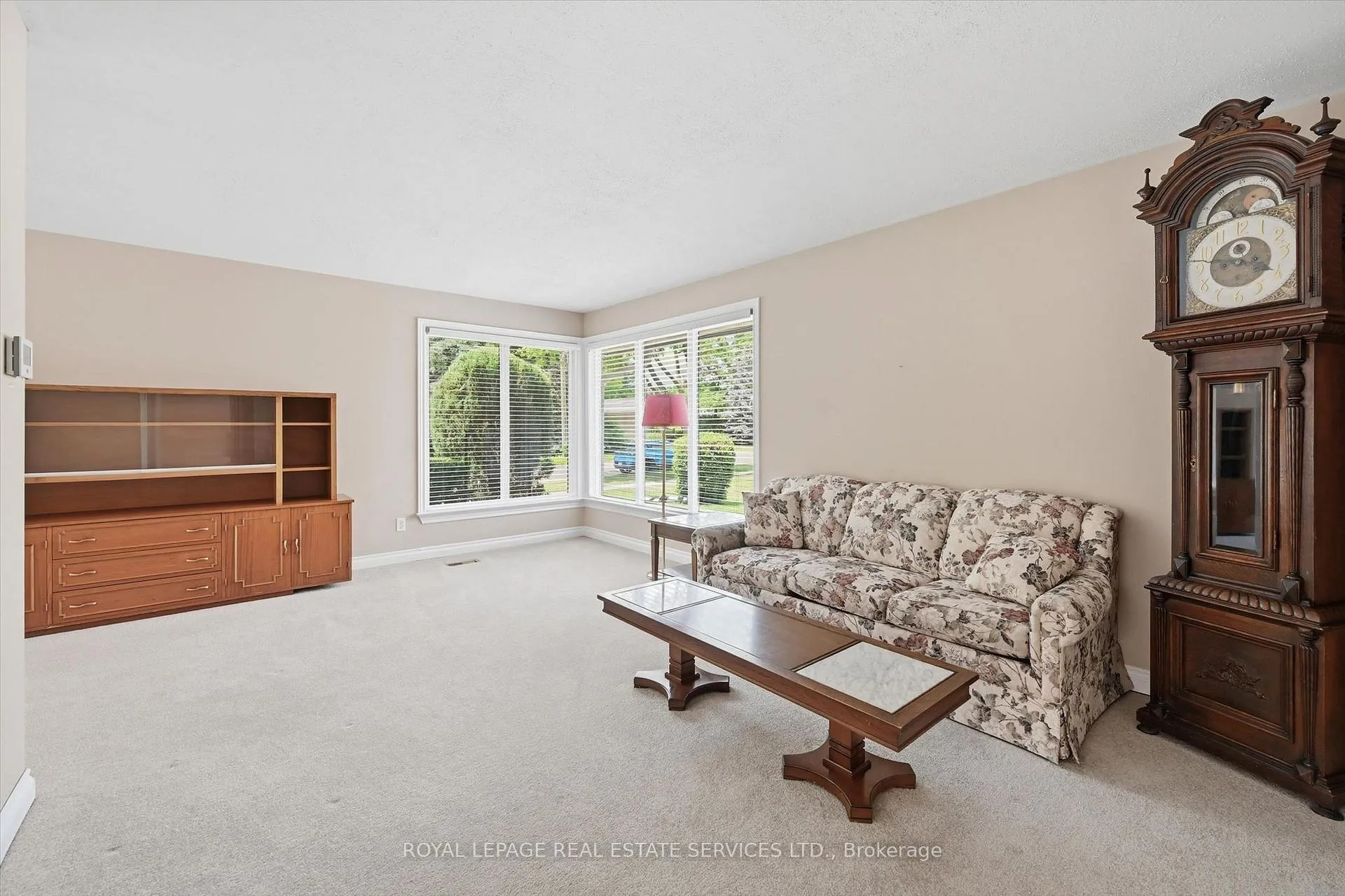 Photo 9 of 484 Grand Boulevard, Oakville, Falgarwood — HOMEH