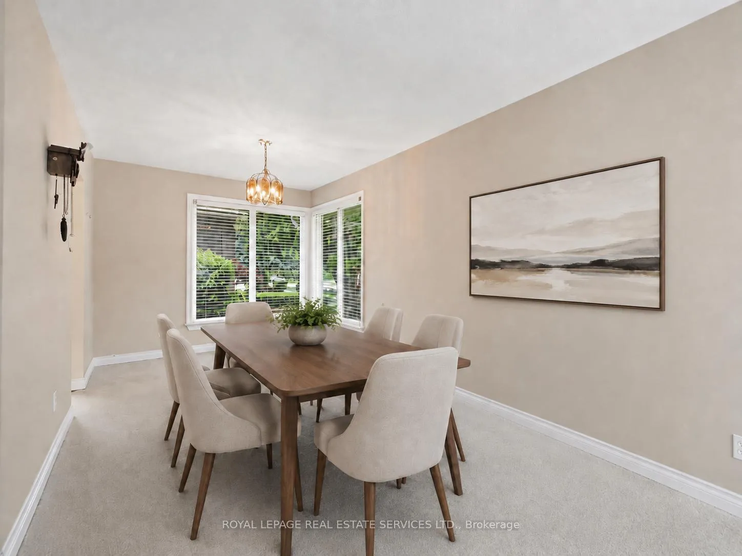 Photo 12 of 484 Grand Boulevard, Oakville, Falgarwood — HOMEH