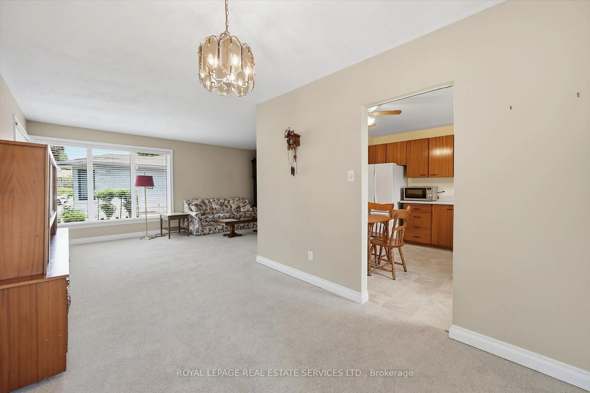 Photo 15 of 484 Grand Boulevard, Oakville, Falgarwood — HOMEH