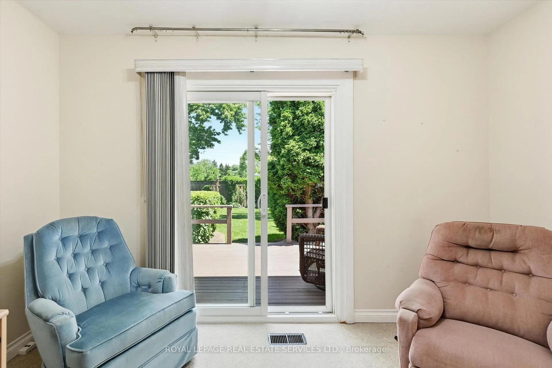 Photo 25 of 484 Grand Boulevard, Oakville, Falgarwood — HOMEH