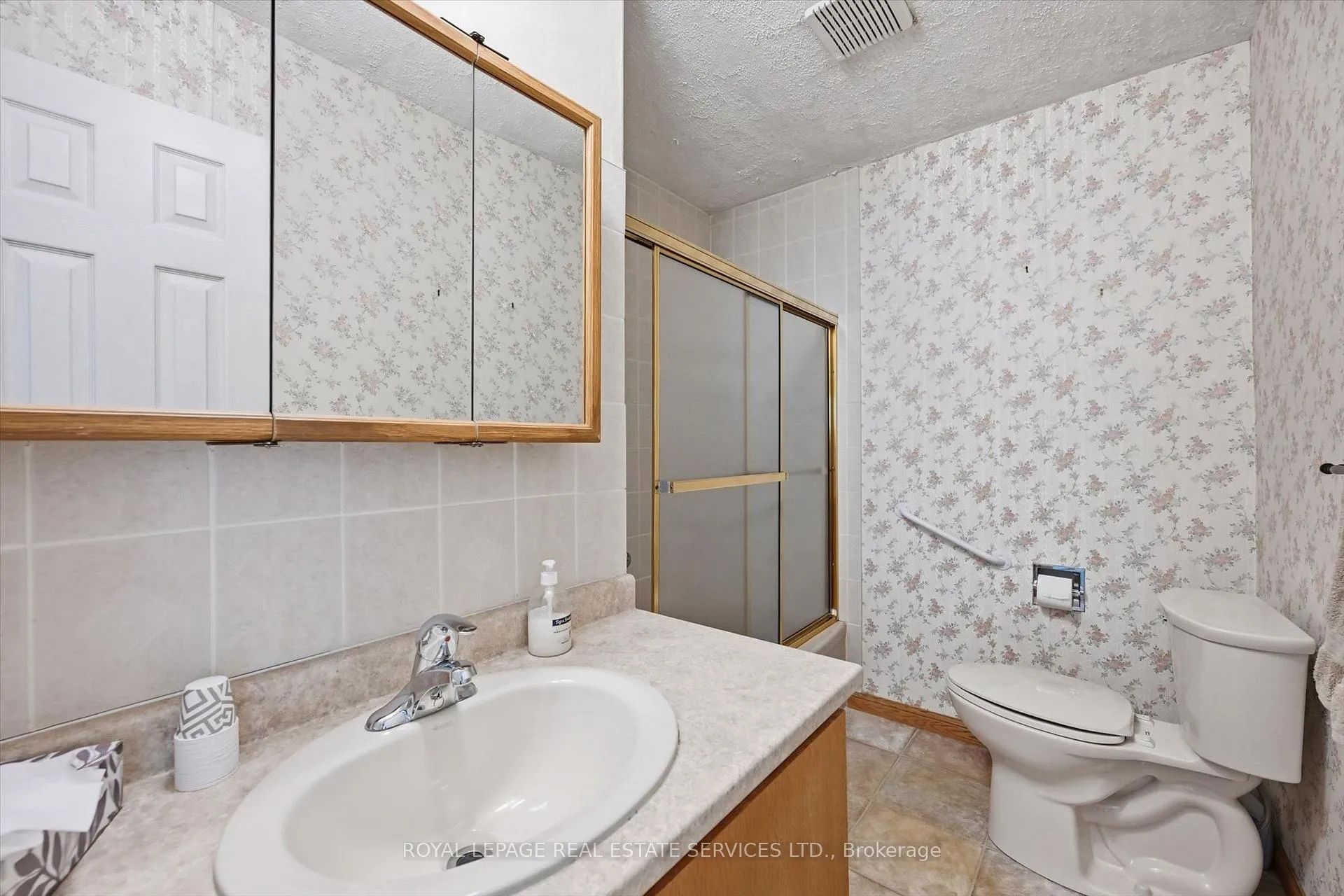 Photo 27 of 484 Grand Boulevard, Oakville, Falgarwood — HOMEH
