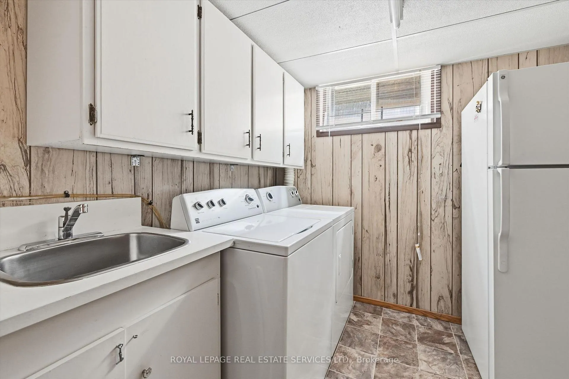 Photo 35 of 484 Grand Boulevard, Oakville, Falgarwood — HOMEH
