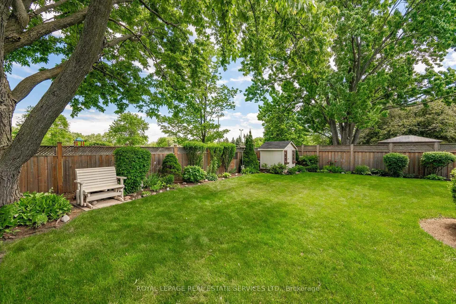 Photo 45 of 484 Grand Boulevard, Oakville, Falgarwood — HOMEH