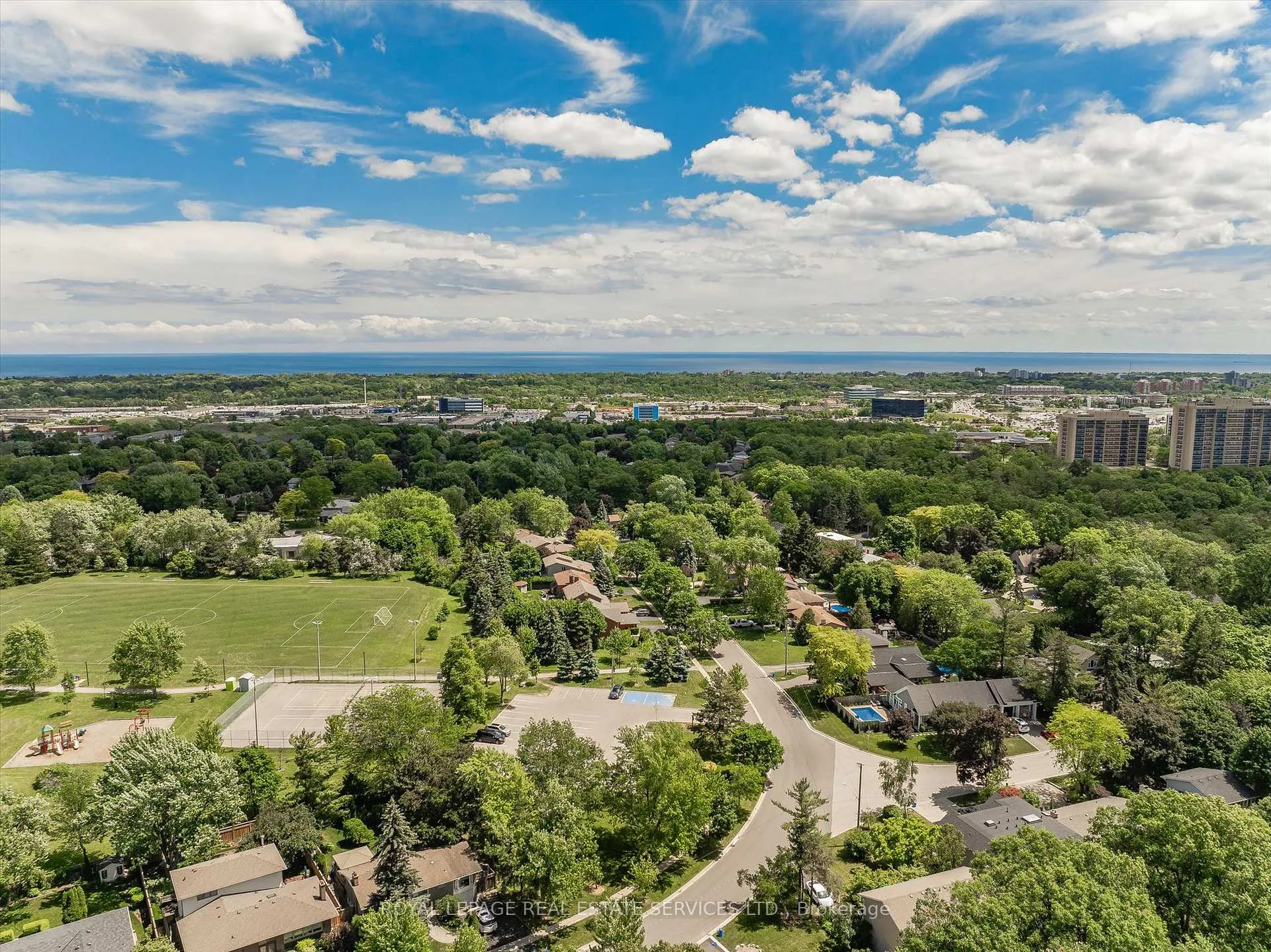 Photo 48 of 484 Grand Boulevard, Oakville, Falgarwood — HOMEH