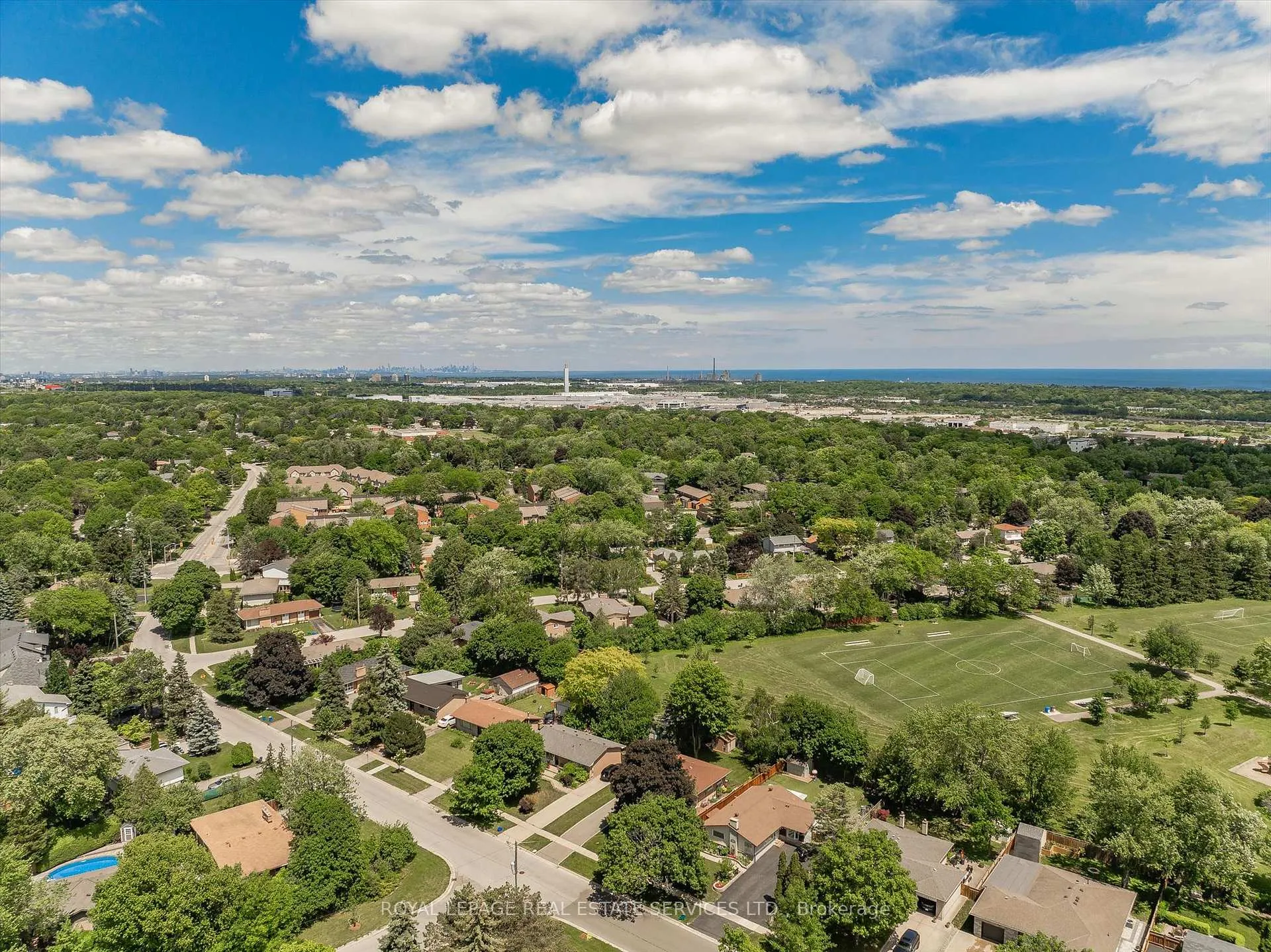 Photo 49 of 484 Grand Boulevard, Oakville, Falgarwood — HOMEH