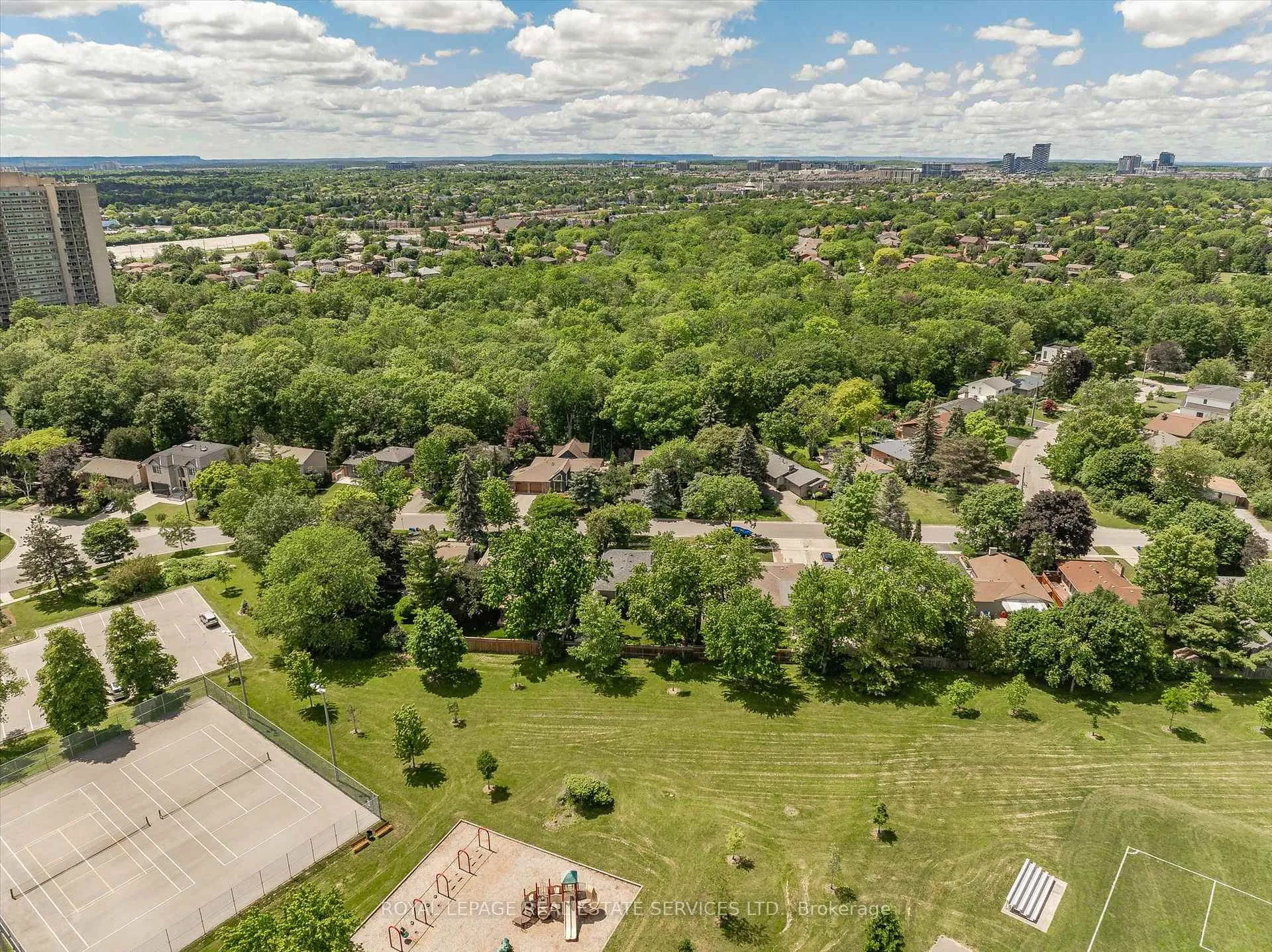 Photo 50 of 484 Grand Boulevard, Oakville, Falgarwood — HOMEH