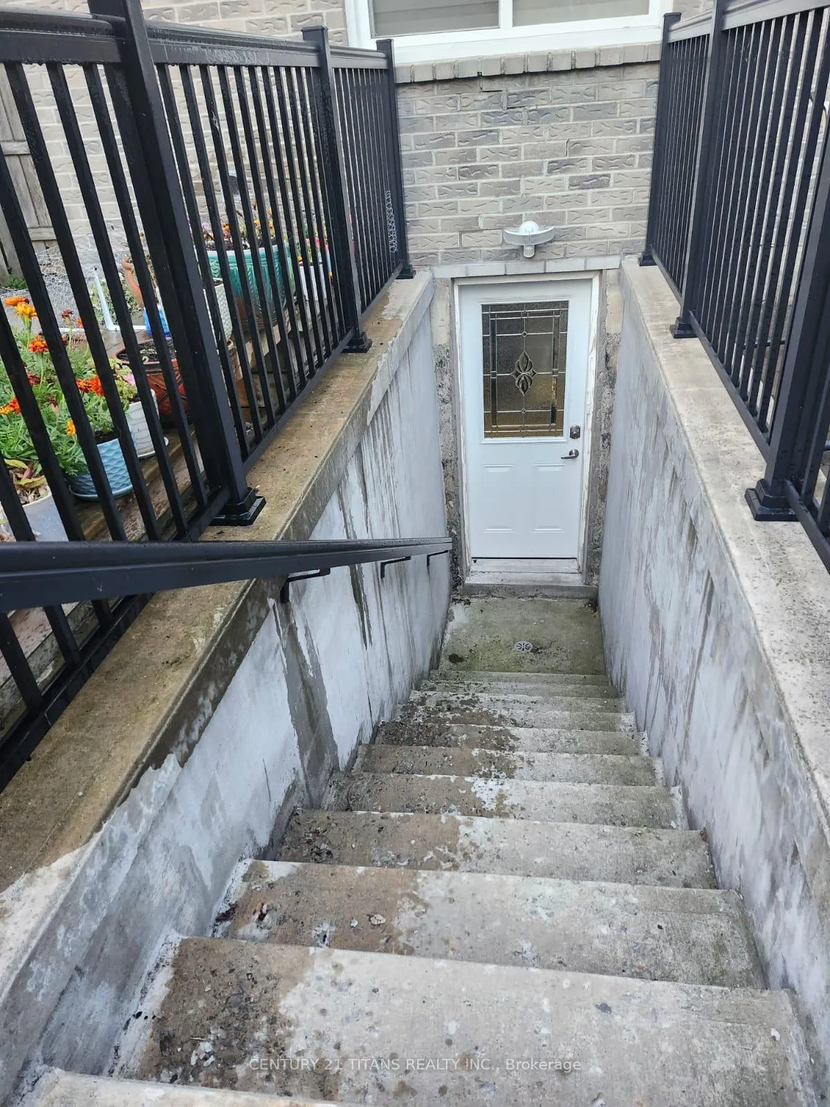 Photo 2 of 56 Barnes Drive, Ajax, Central — HOMEH