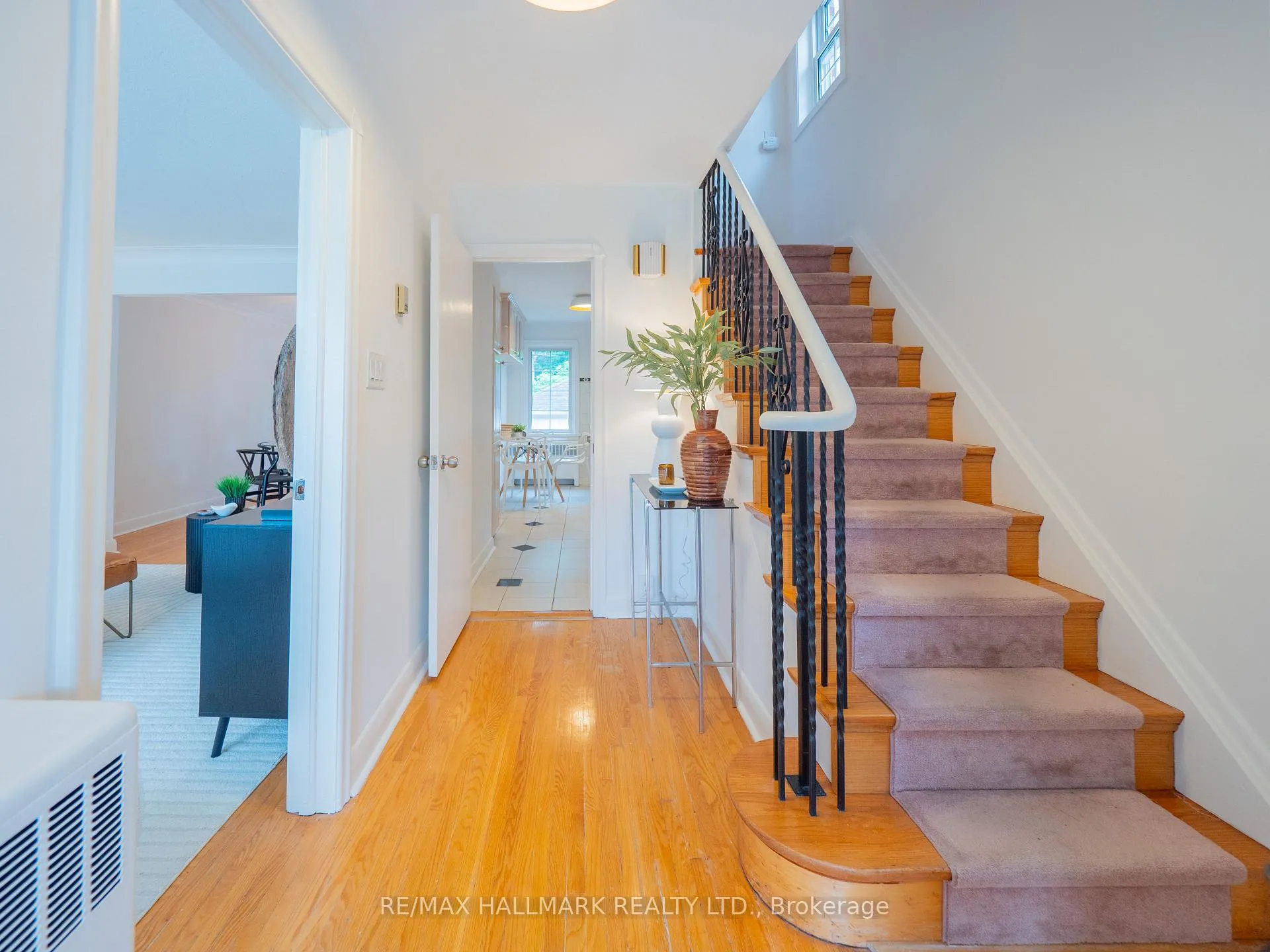 Photo 4 of 51 Floyd Avenue, Toronto, Broadview North — HOMEH
