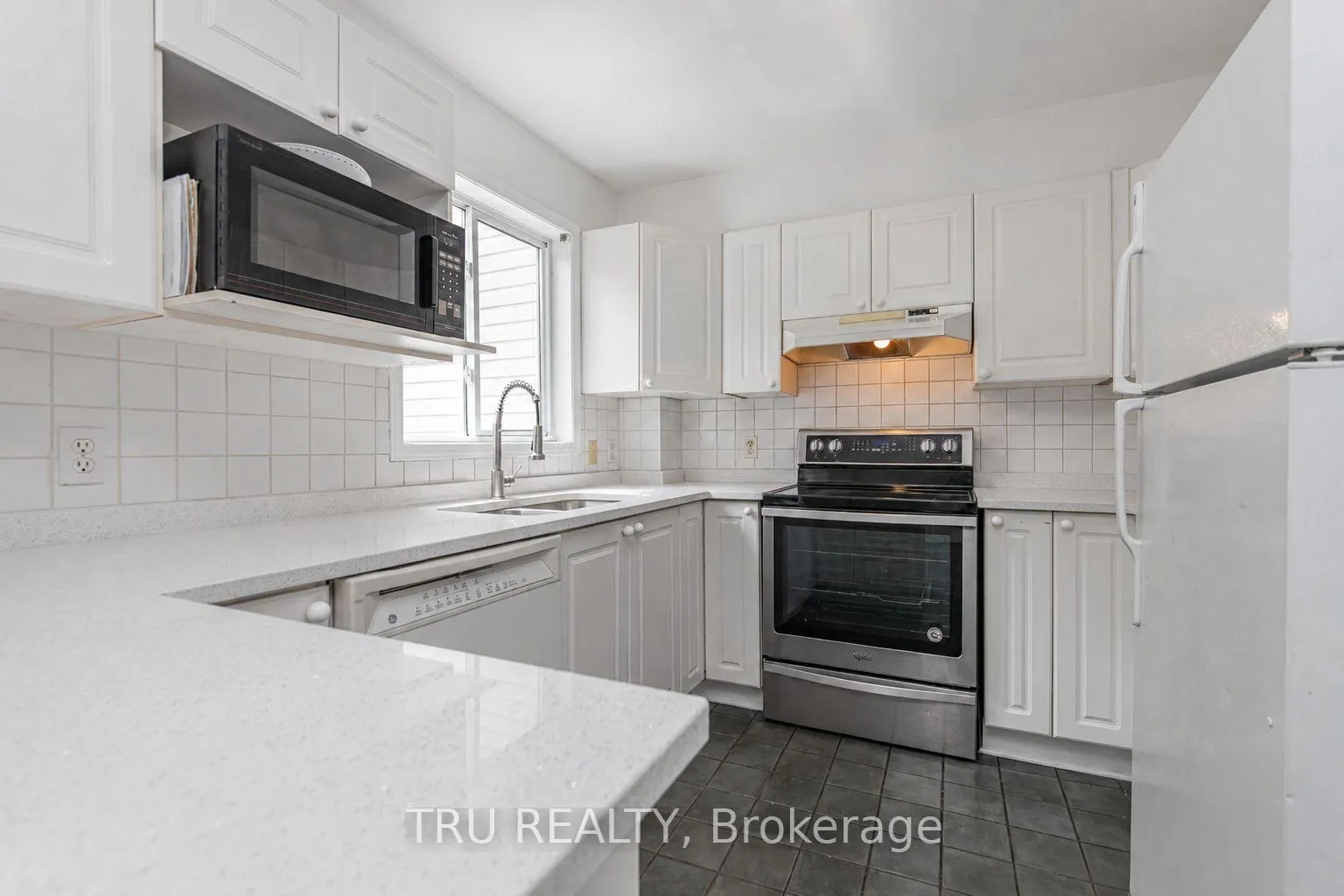 Photo 2 of 135 Margrave Avenue, Ottawa, Hunt Club Park/Greenboro — HOMEH