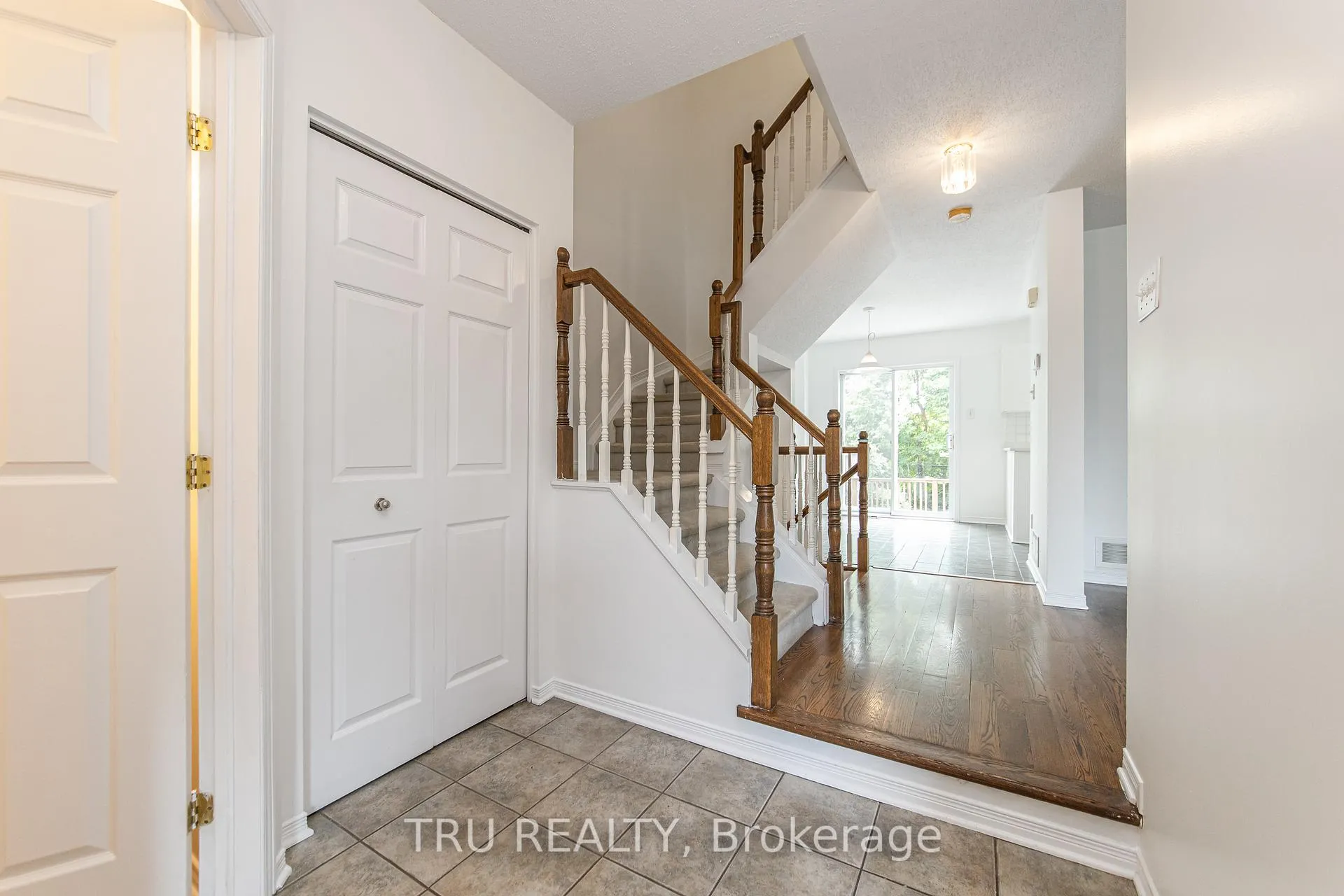 Photo 8 of 135 Margrave Avenue, Ottawa, Hunt Club Park/Greenboro — HOMEH