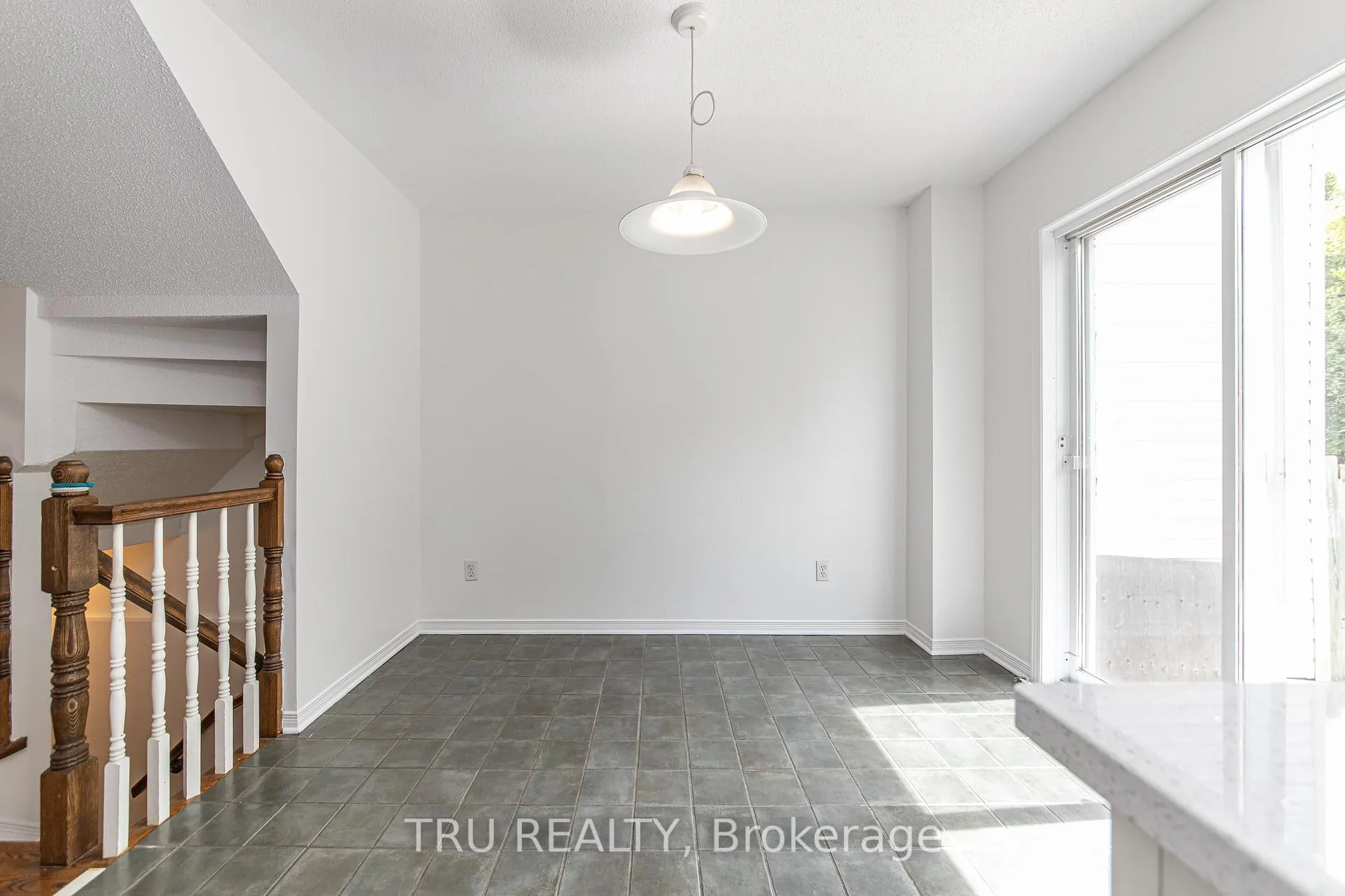 Photo 19 of 135 Margrave Avenue, Ottawa, Hunt Club Park/Greenboro — HOMEH
