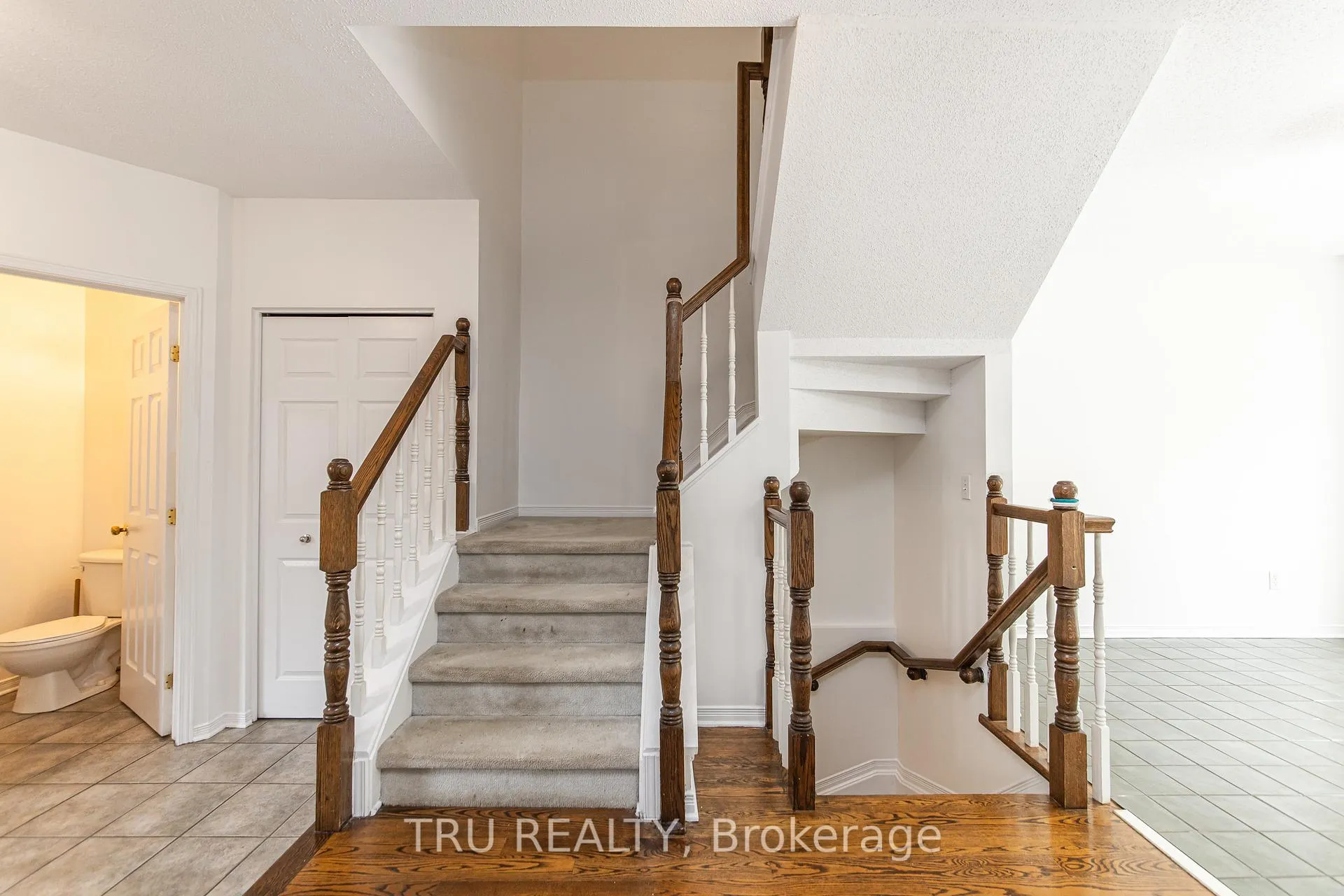 Photo 23 of 135 Margrave Avenue, Ottawa, Hunt Club Park/Greenboro — HOMEH