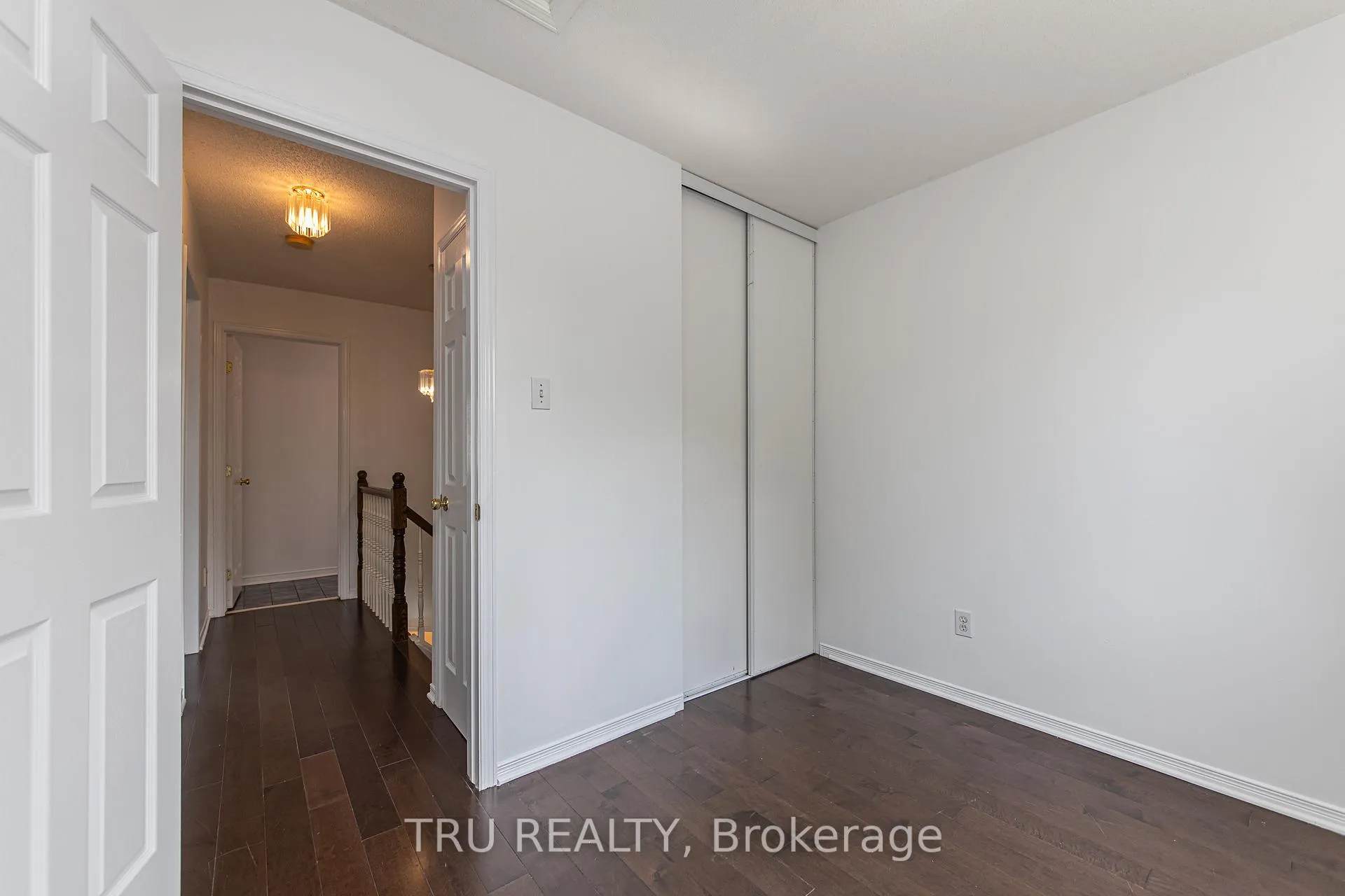 Photo 33 of 135 Margrave Avenue, Ottawa, Hunt Club Park/Greenboro — HOMEH