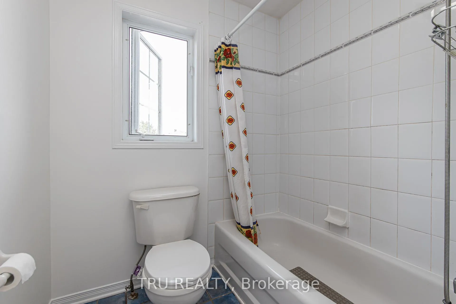 Photo 35 of 135 Margrave Avenue, Ottawa, Hunt Club Park/Greenboro — HOMEH
