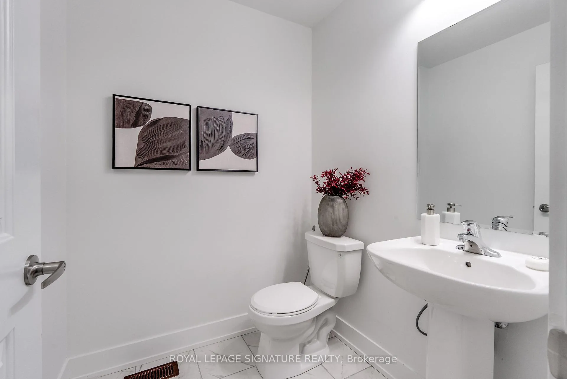 Photo 10 of 10 Sobczak Drive, Whitby, Port Whitby — HOMEH