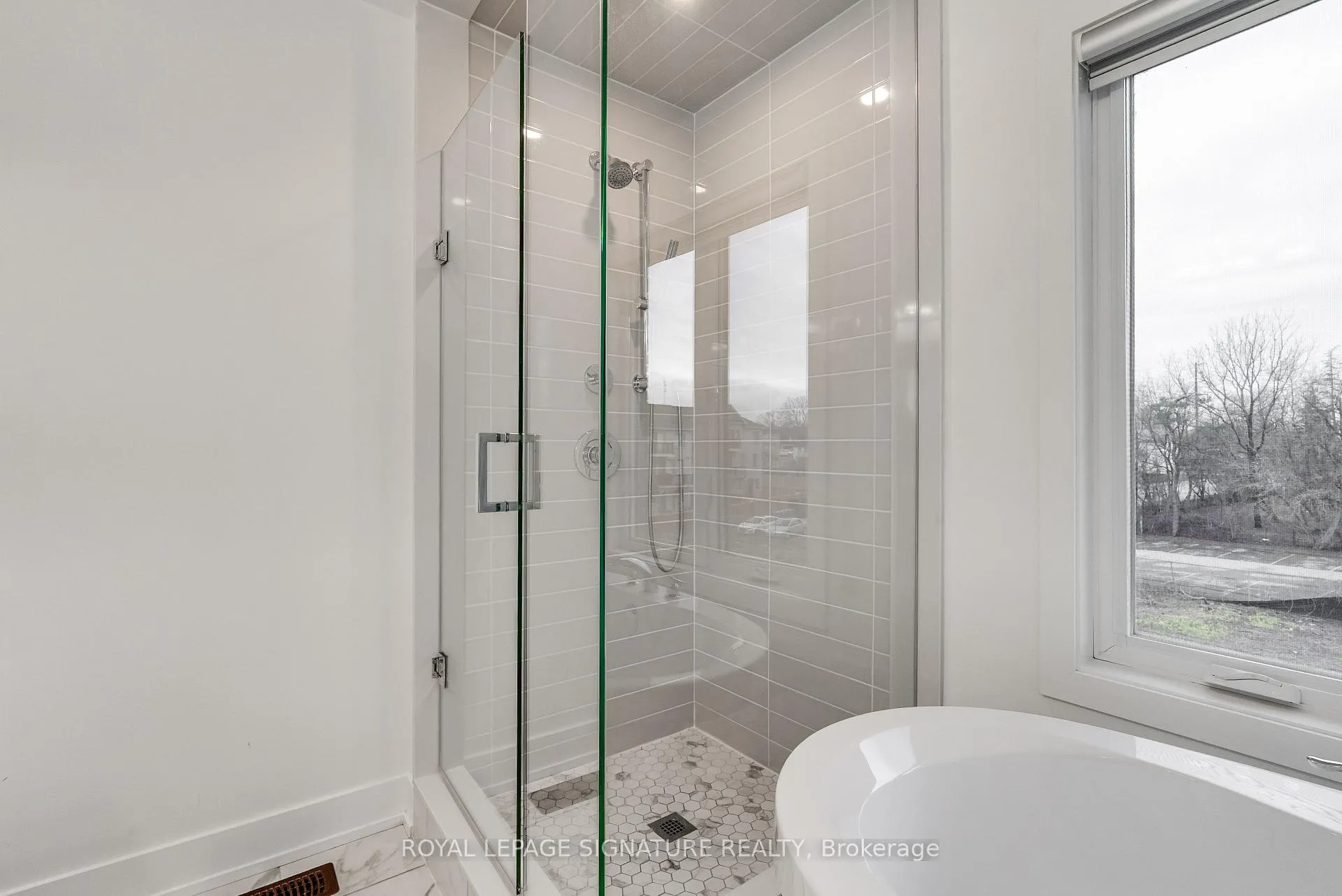 Photo 15 of 10 Sobczak Drive, Whitby, Port Whitby — HOMEH