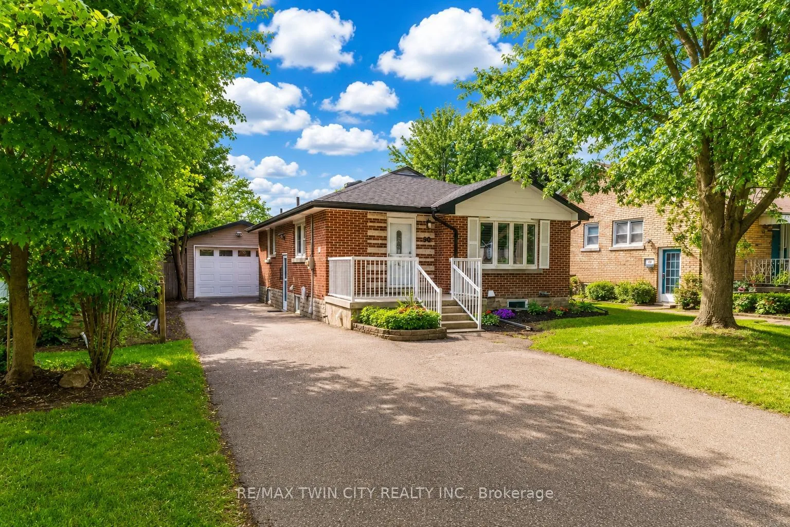 Photo 1 of 90 Arlington Boulevard, Kitchener — HOMEH