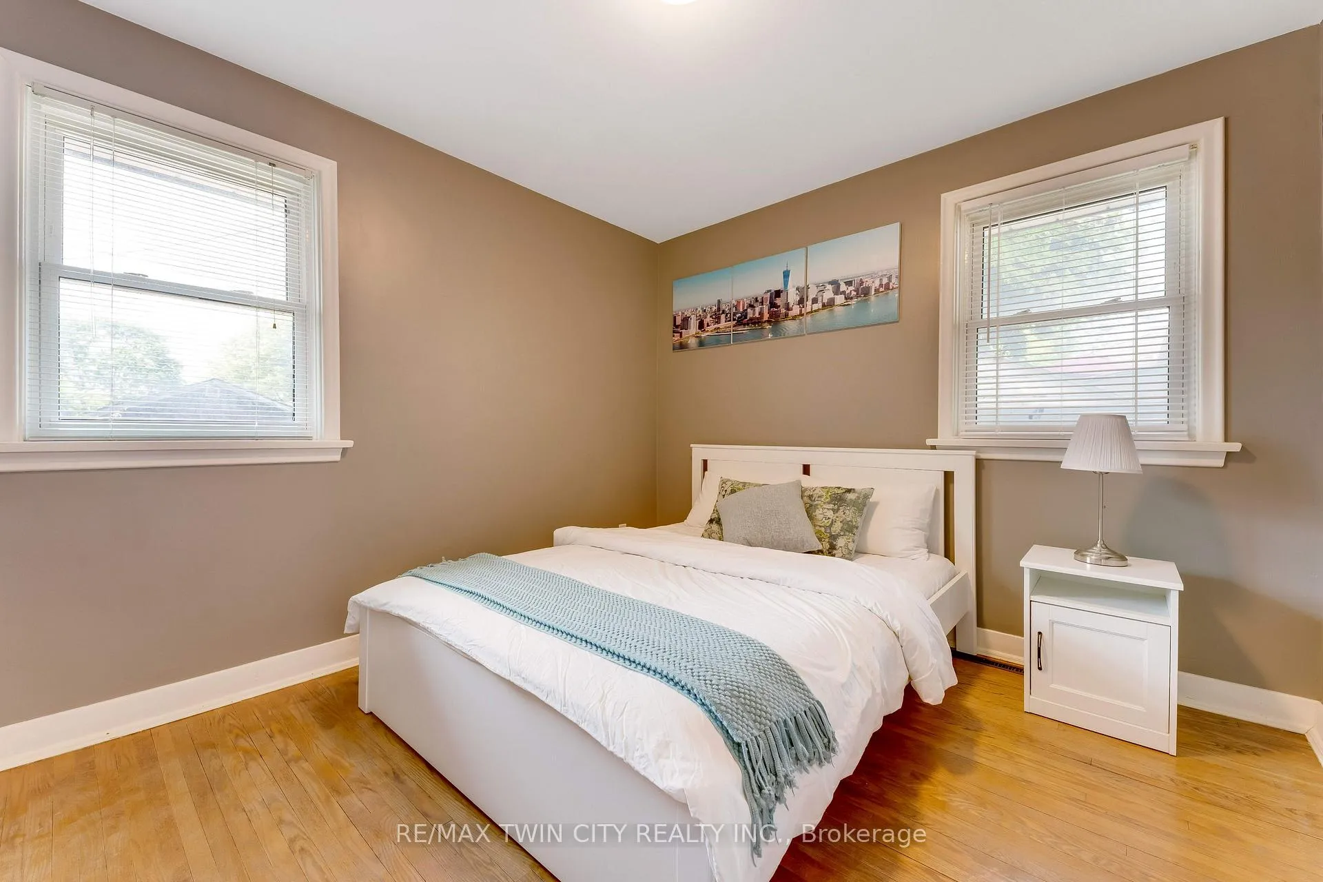 Photo 17 of 90 Arlington Boulevard, Kitchener — HOMEH