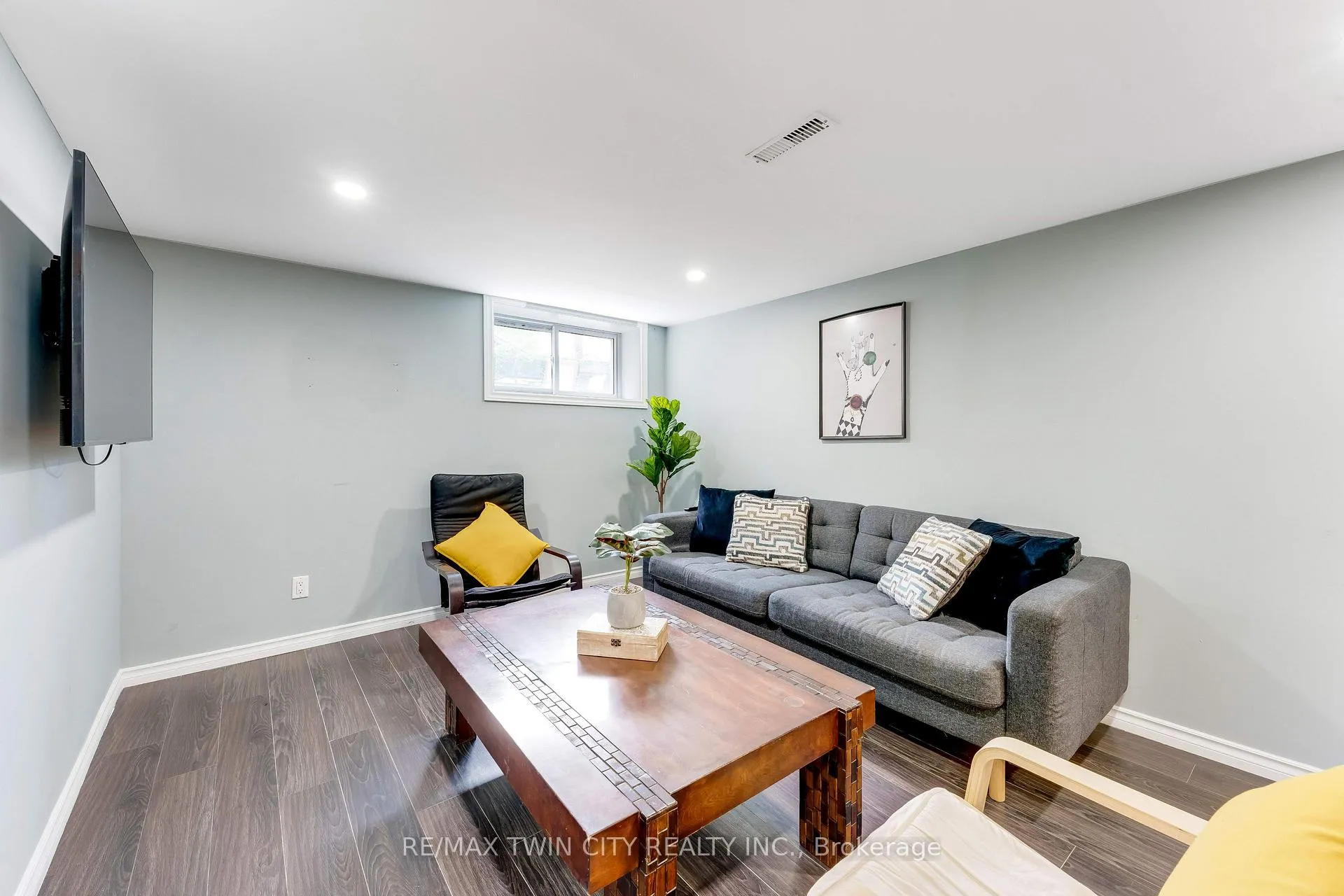 Photo 23 of 90 Arlington Boulevard, Kitchener — HOMEH