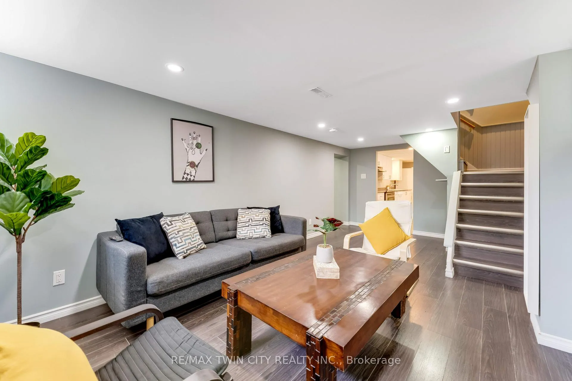 Photo 24 of 90 Arlington Boulevard, Kitchener — HOMEH