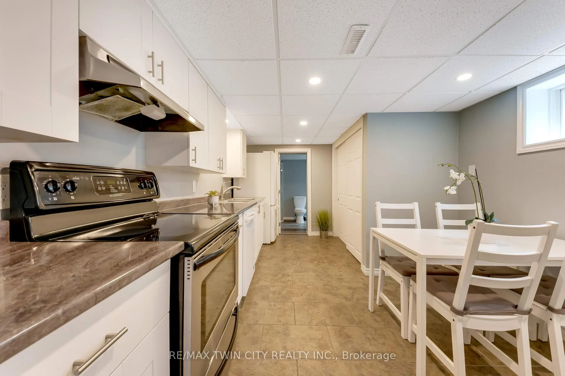 Photo 27 of 90 Arlington Boulevard, Kitchener — HOMEH