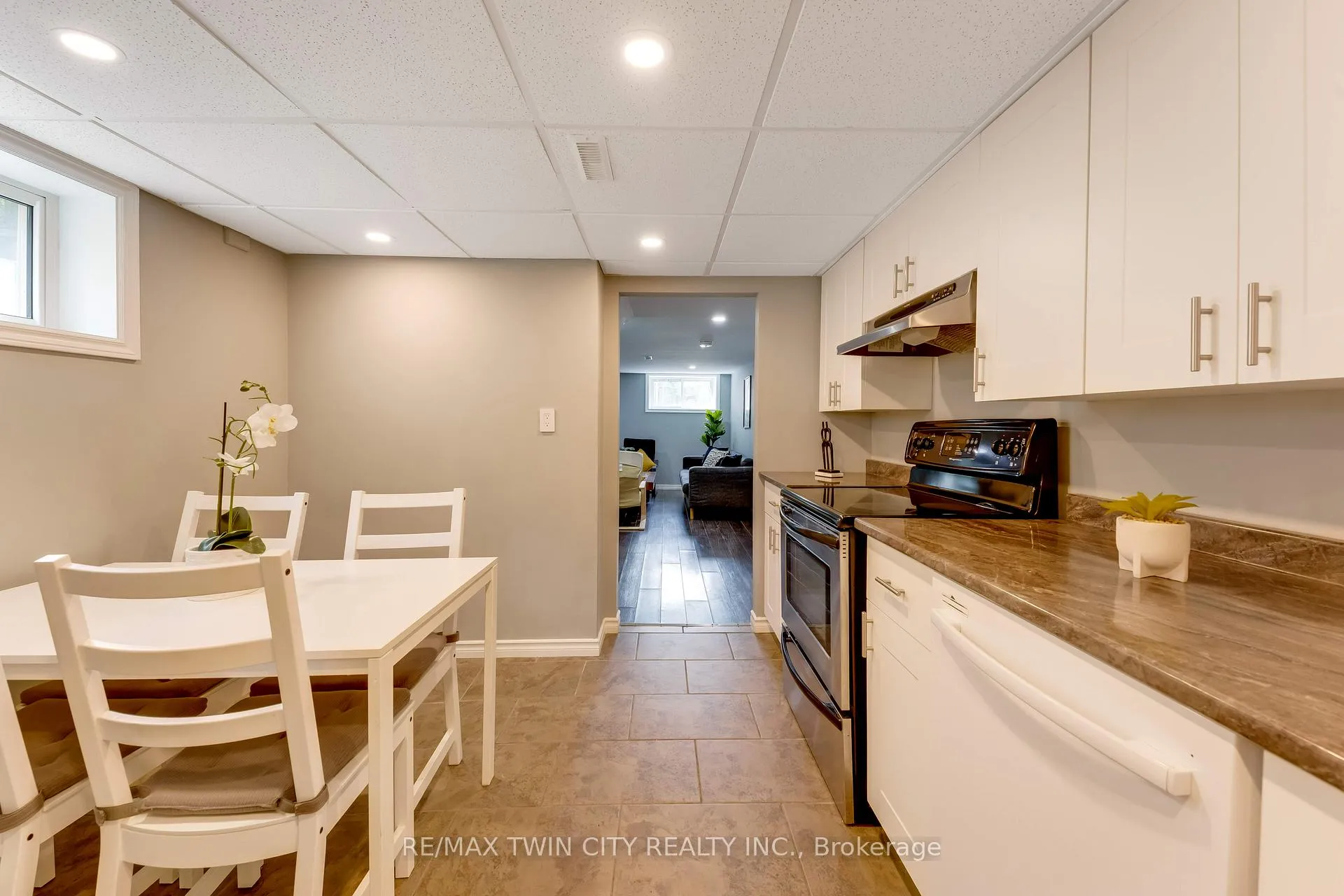 Photo 28 of 90 Arlington Boulevard, Kitchener — HOMEH