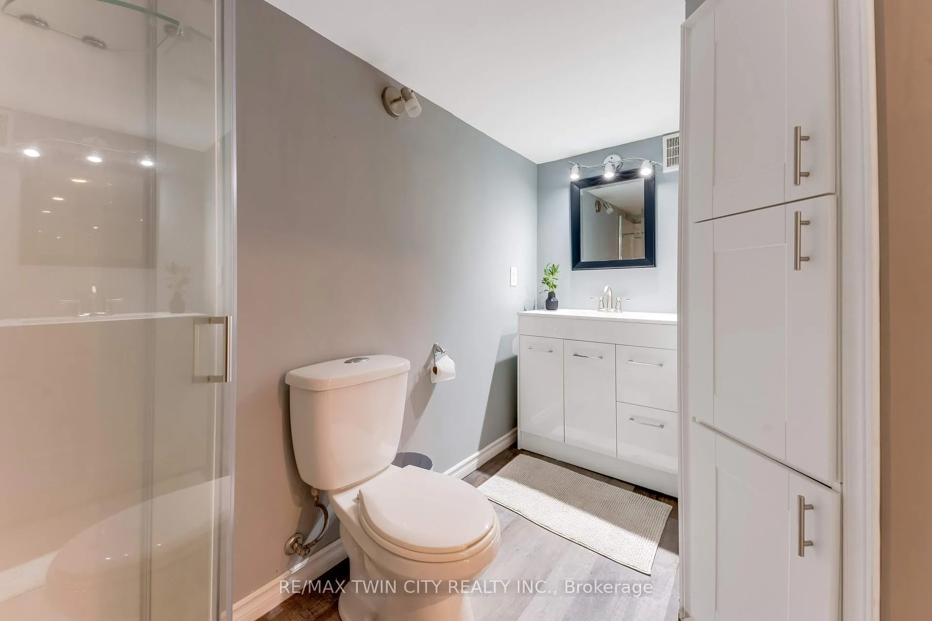 Photo 30 of 90 Arlington Boulevard, Kitchener — HOMEH