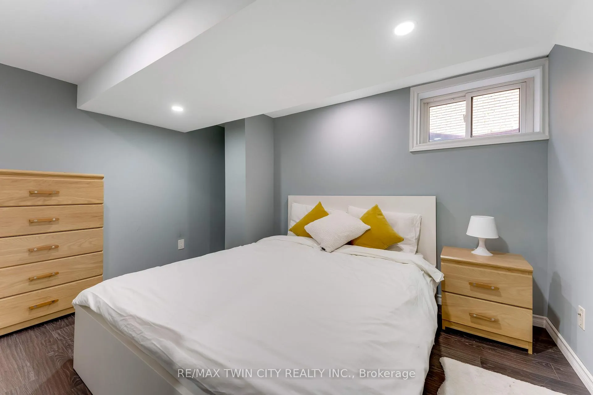 Photo 33 of 90 Arlington Boulevard, Kitchener — HOMEH
