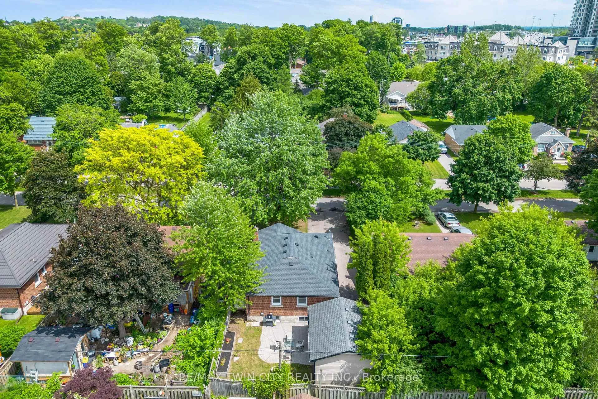 Photo 42 of 90 Arlington Boulevard, Kitchener — HOMEH