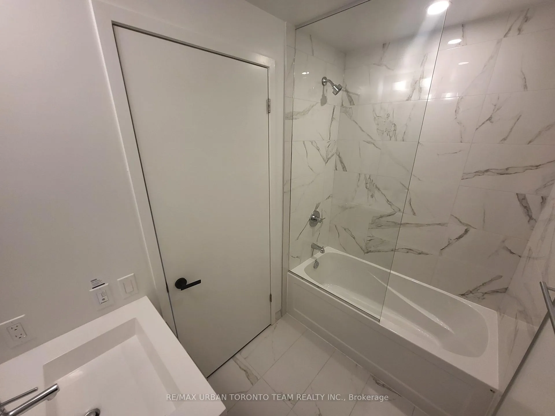 Photo 13 of Unit 5210, 195 Commerce Street, Vaughan, Vaughan Corporate Centre — HOMEH