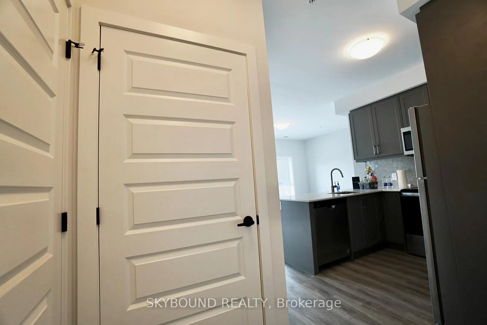 Photo 2 of Unit 0411, 1000 Lackner Place, Kitchener, Grand River North — HOMEH