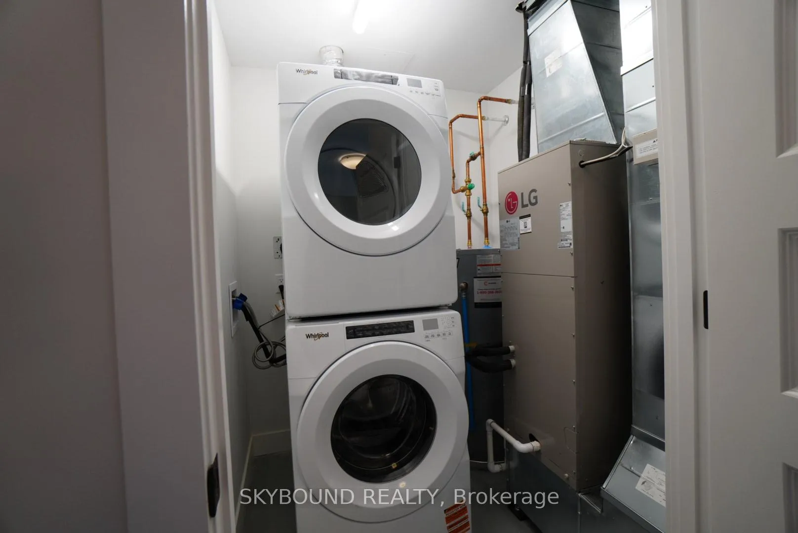 Photo 4 of Unit 0411, 1000 Lackner Place, Kitchener, Grand River North — HOMEH