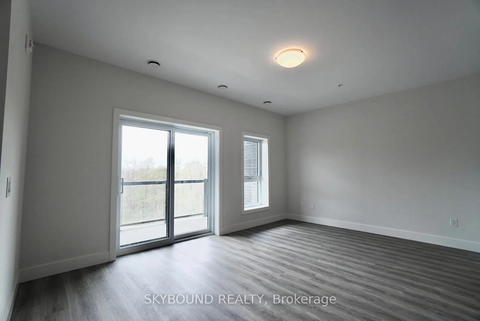 Photo 5 of Unit 0411, 1000 Lackner Place, Kitchener, Grand River North — HOMEH