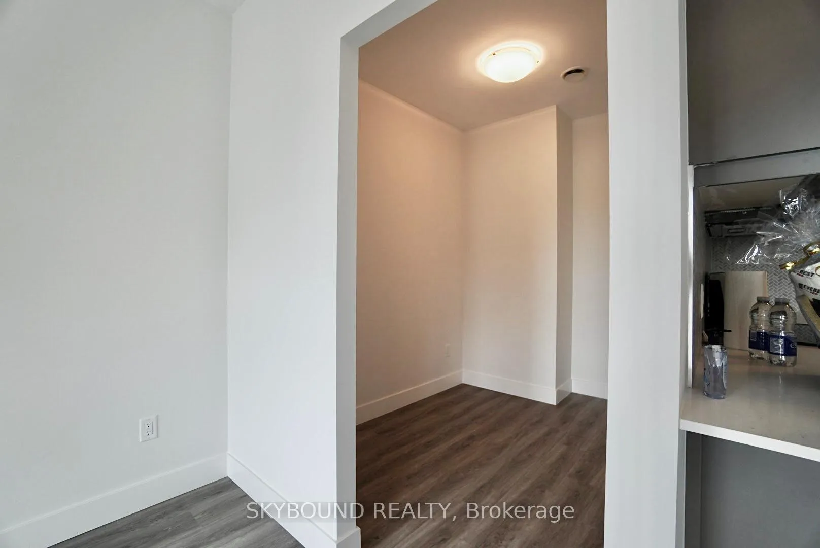 Photo 9 of Unit 0411, 1000 Lackner Place, Kitchener, Grand River North — HOMEH