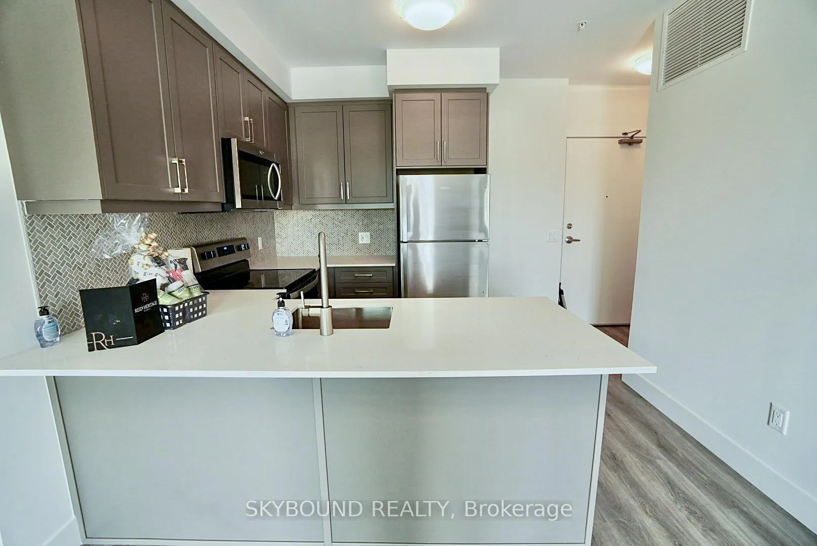 Photo 15 of Unit 0411, 1000 Lackner Place, Kitchener, Grand River North — HOMEH
