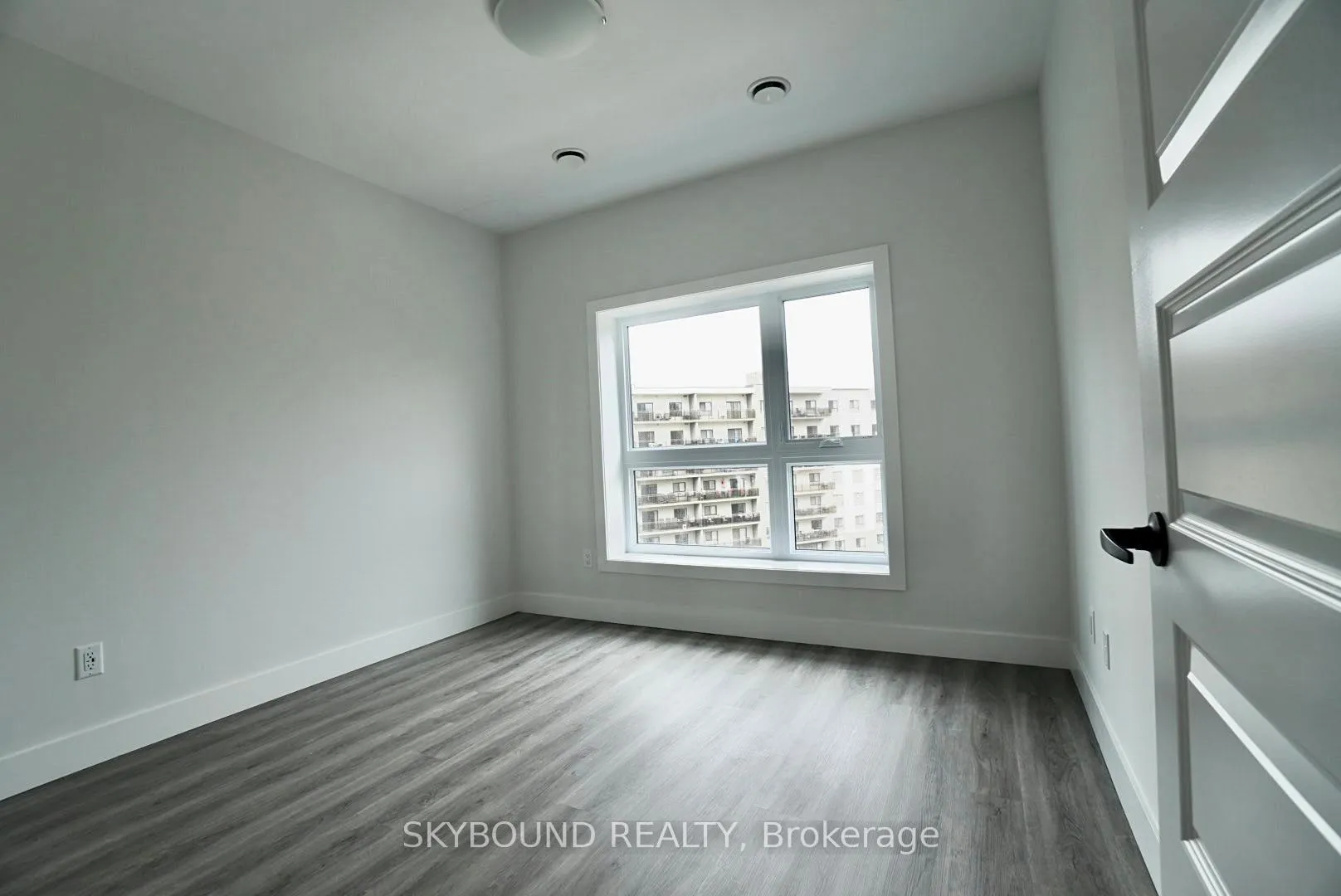 Photo 21 of Unit 0411, 1000 Lackner Place, Kitchener, Grand River North — HOMEH